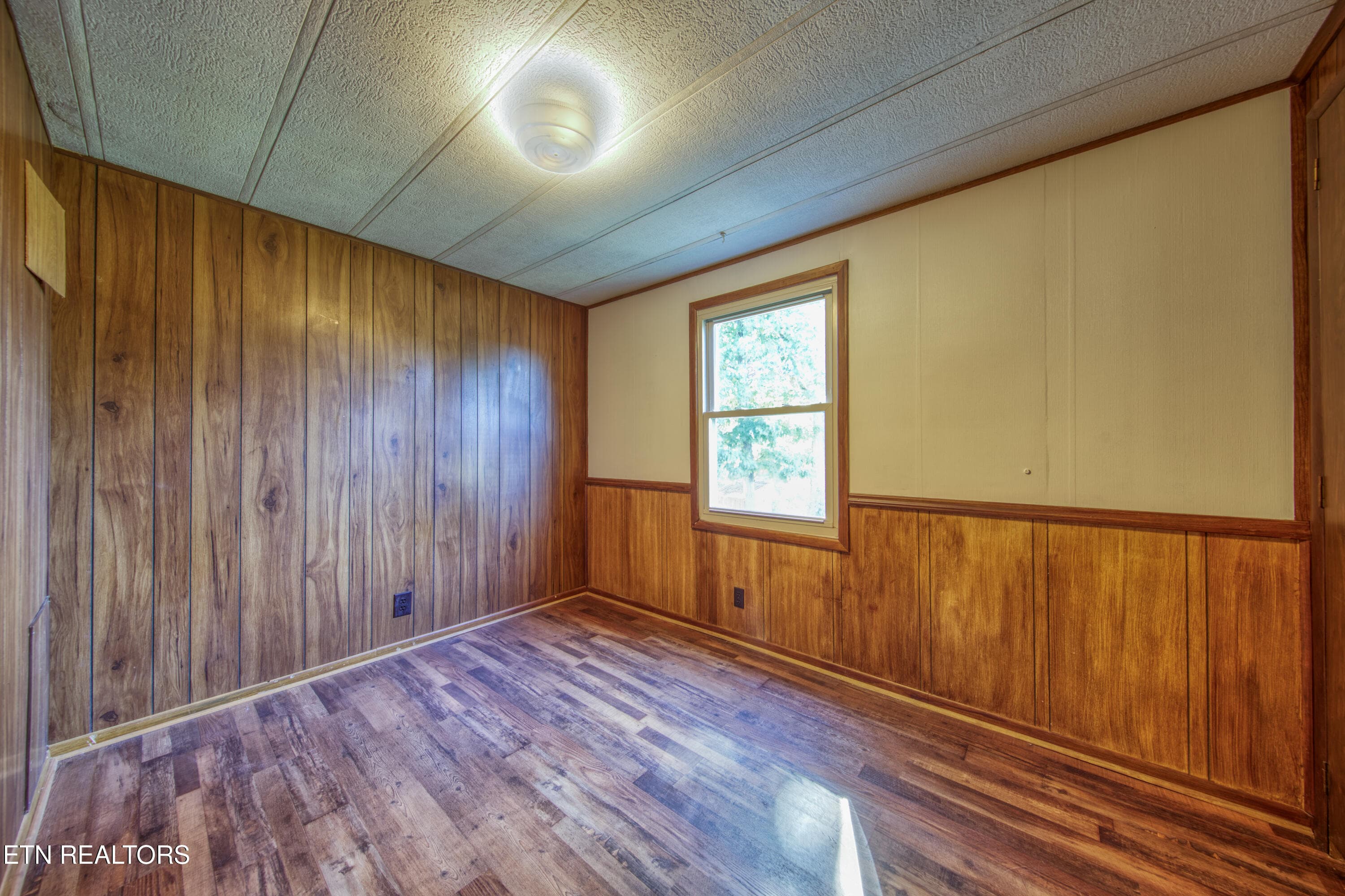 0H3A6678_90 - 7008 E Emory Rd, Knoxville, TN 37938, Knoxville