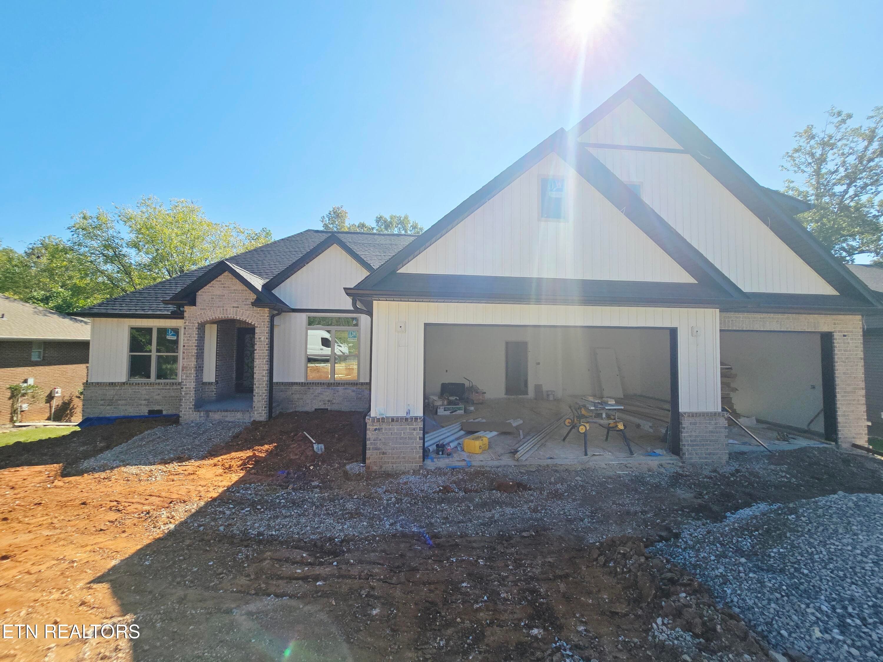 134 Amohi Way, Loudon, TN 37774