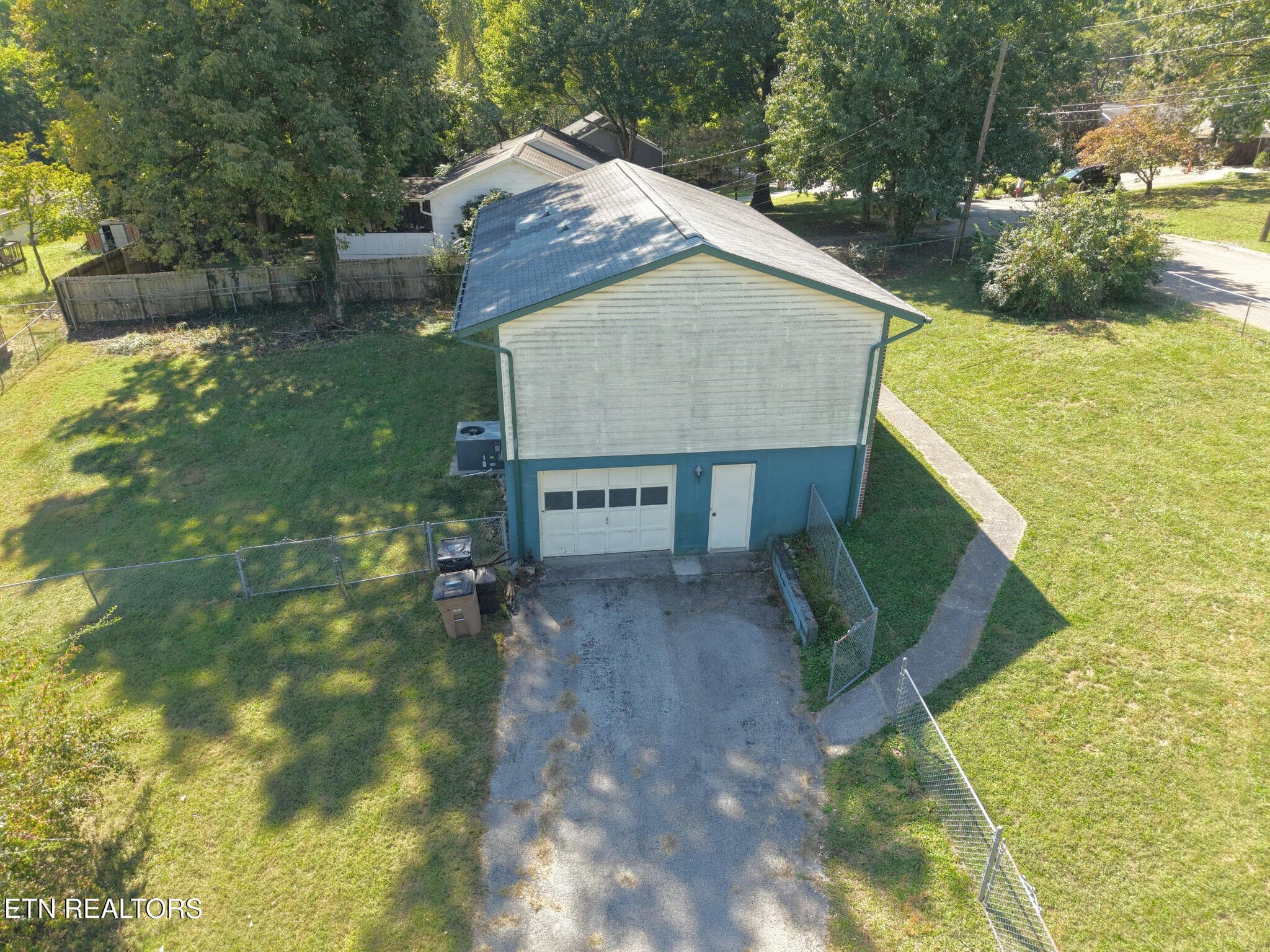 Garage aerial - 5208 NW BERBERA Drive, Knoxville, TN 37921, Knoxville