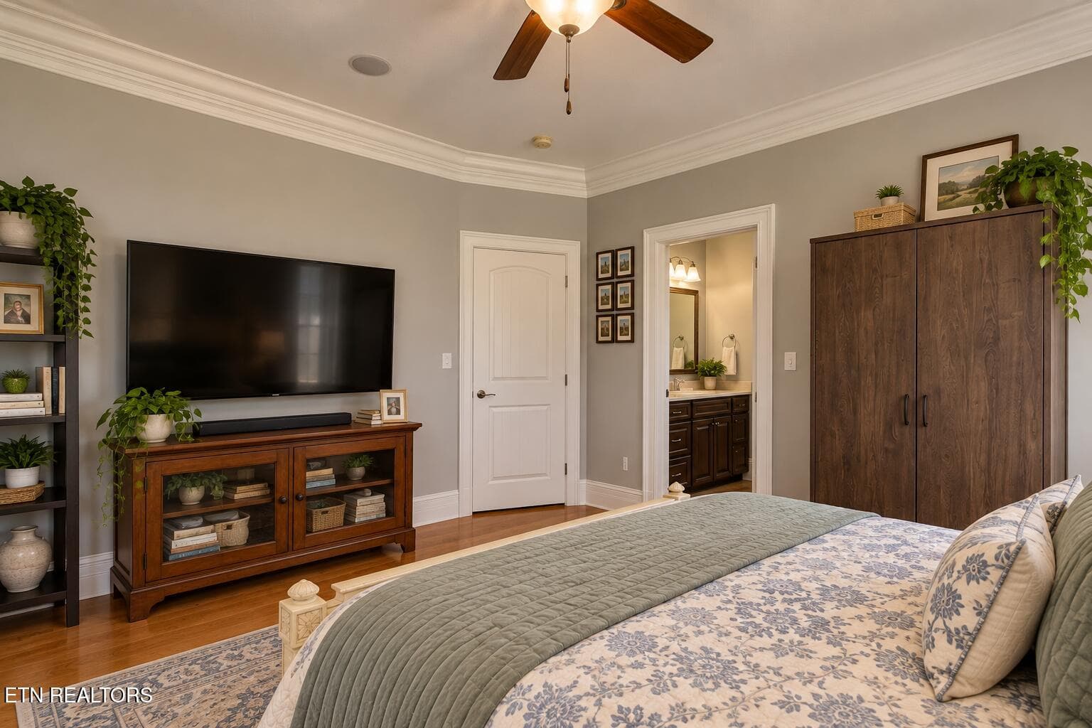 Cozy Styled Bedroom Retreat - 2760 River Island Blvd, Kodak, TN 37764, Kodak