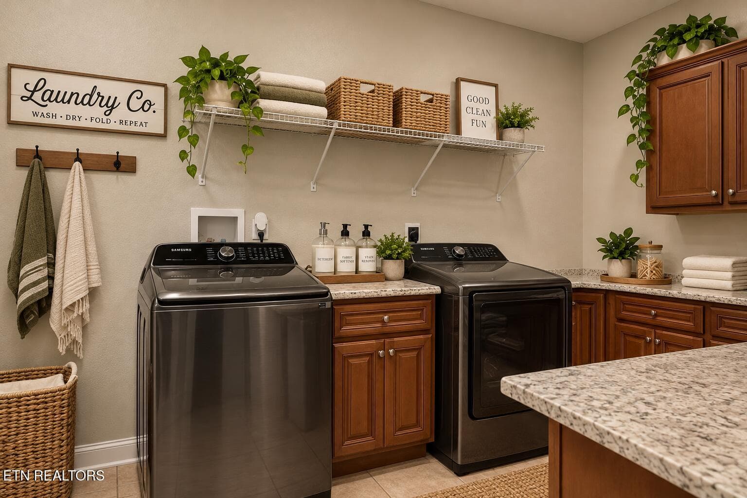 Cozy Farmhouse Laundry Room - 2760 River Island Blvd, Kodak, TN 37764, Kodak