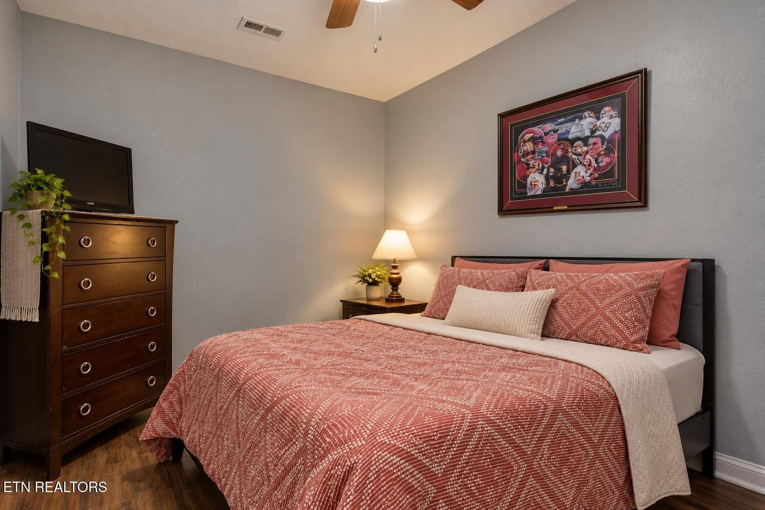 Cozy Football-Themed Bedroom Retreat - 2760 River Island Blvd, Kodak, TN 37764, Kodak