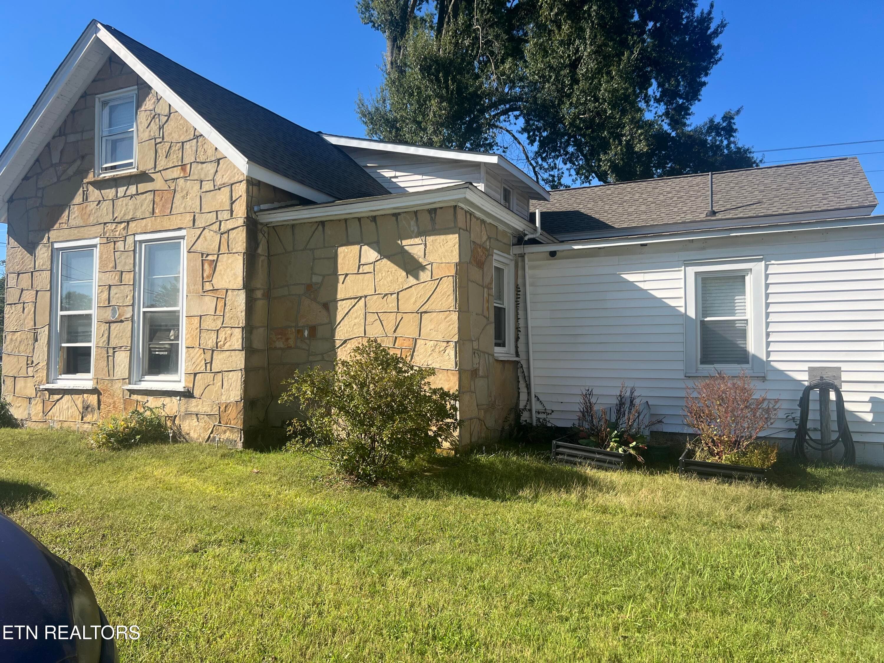 IMG_6903 - 607 N Spring St, Livingston, TN 38570, Livingston