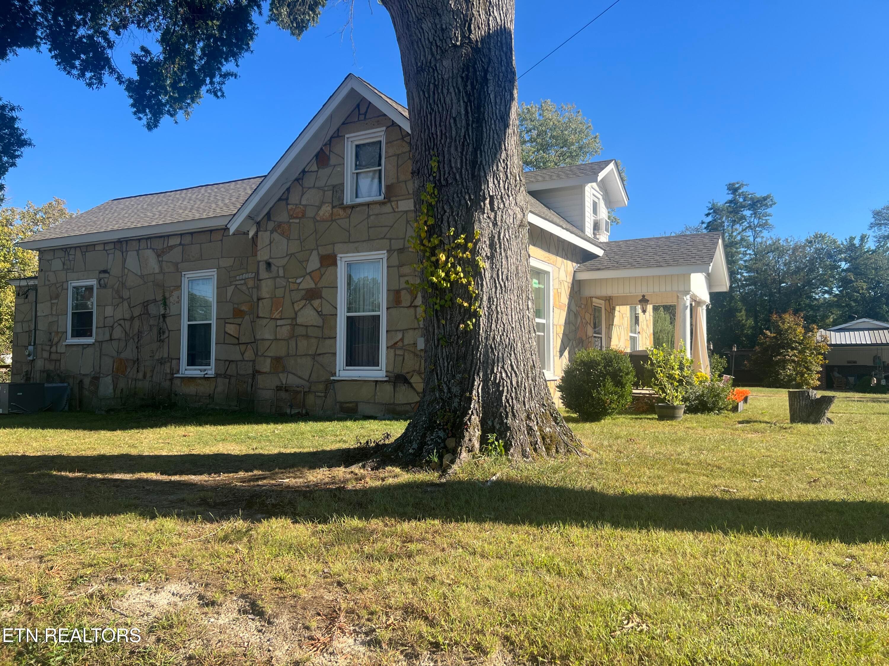 IMG_6926 - 607 N Spring St, Livingston, TN 38570, Livingston