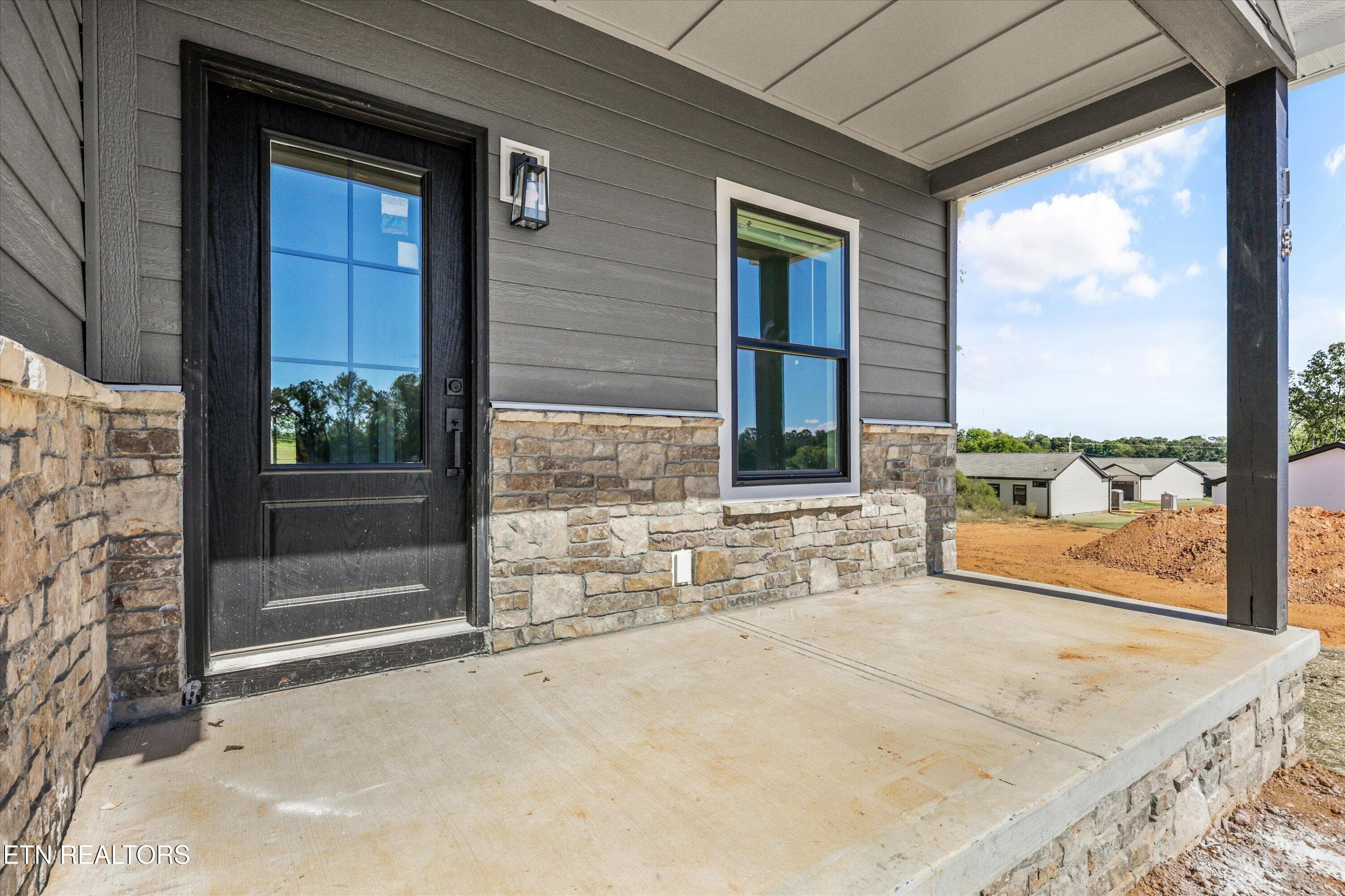 Front Porch - 118 Federal Ferry Circle, Vonore, TN 37885, Vonore