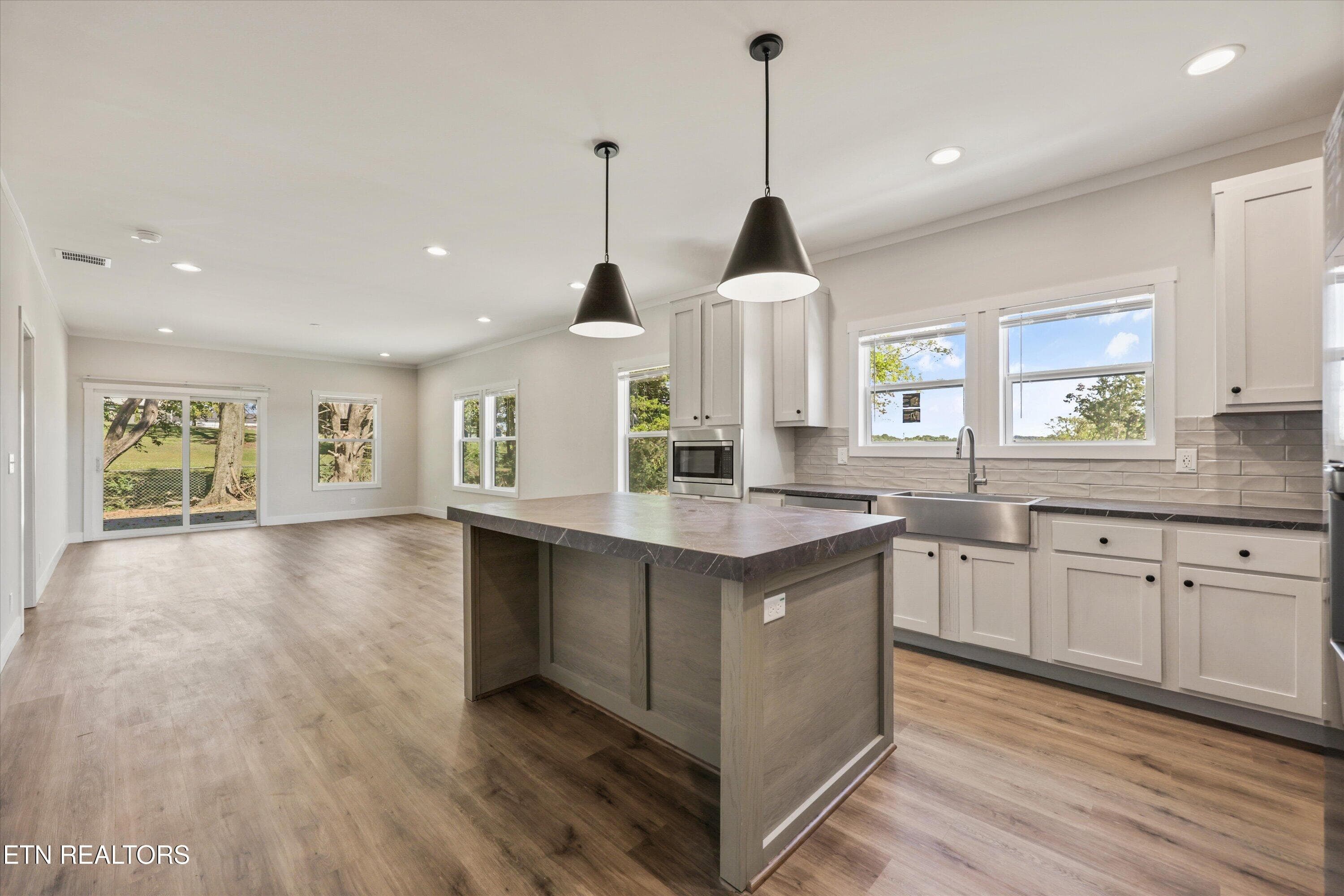 Kitchen - 118 Federal Ferry Circle, Vonore, TN 37885, Vonore