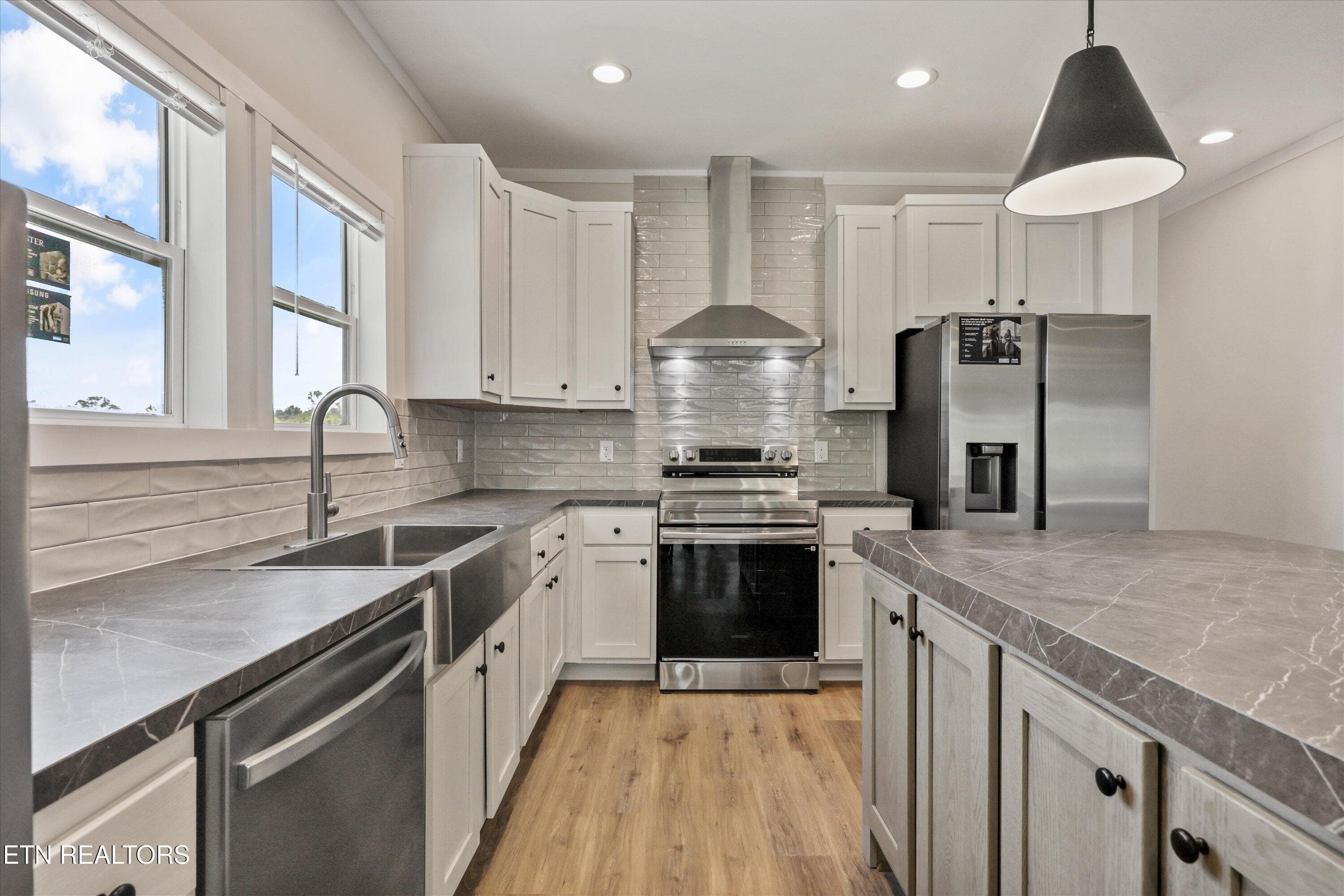 Kitchen - 118 Federal Ferry Circle, Vonore, TN 37885, Vonore