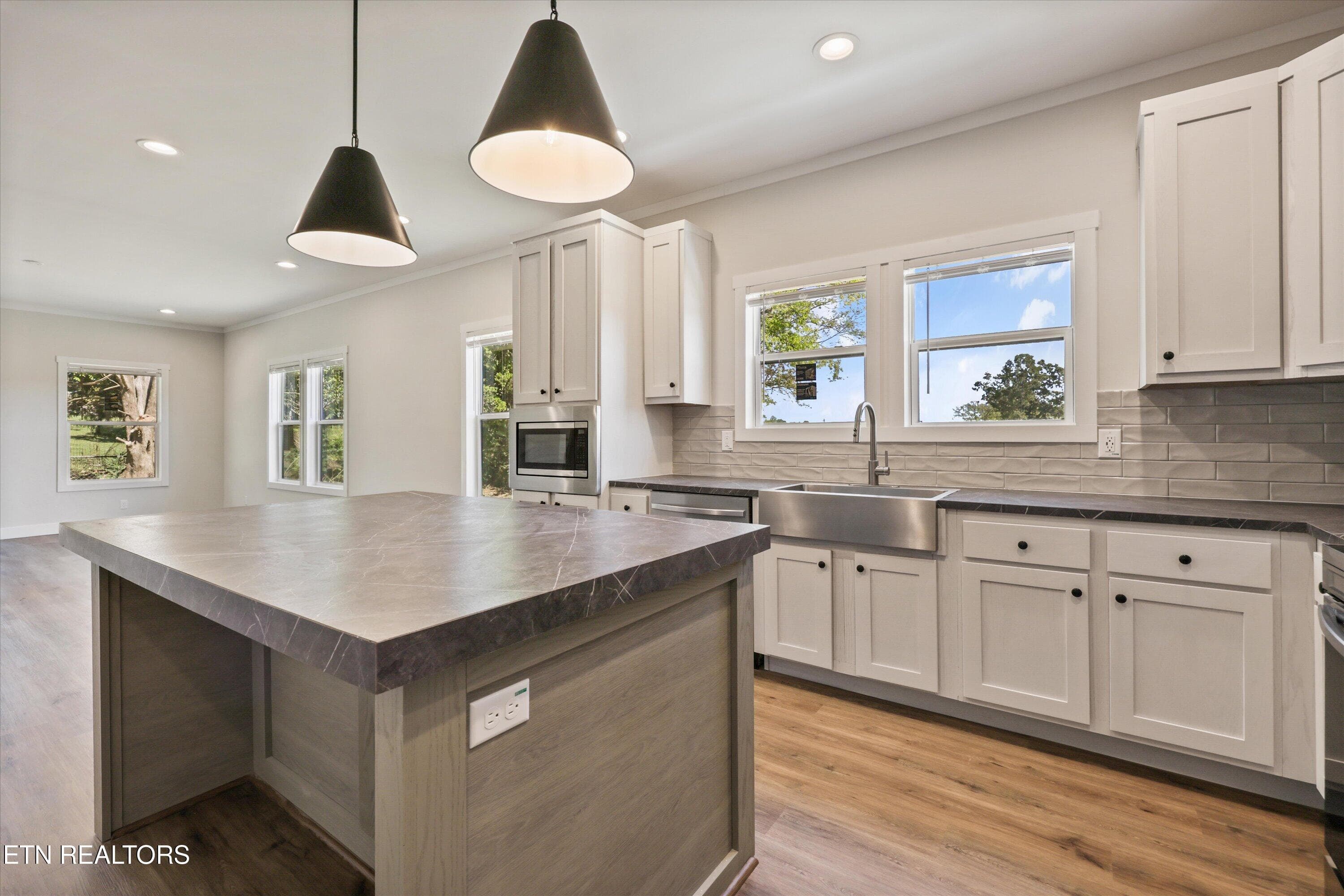 Kitchen - 118 Federal Ferry Circle, Vonore, TN 37885, Vonore