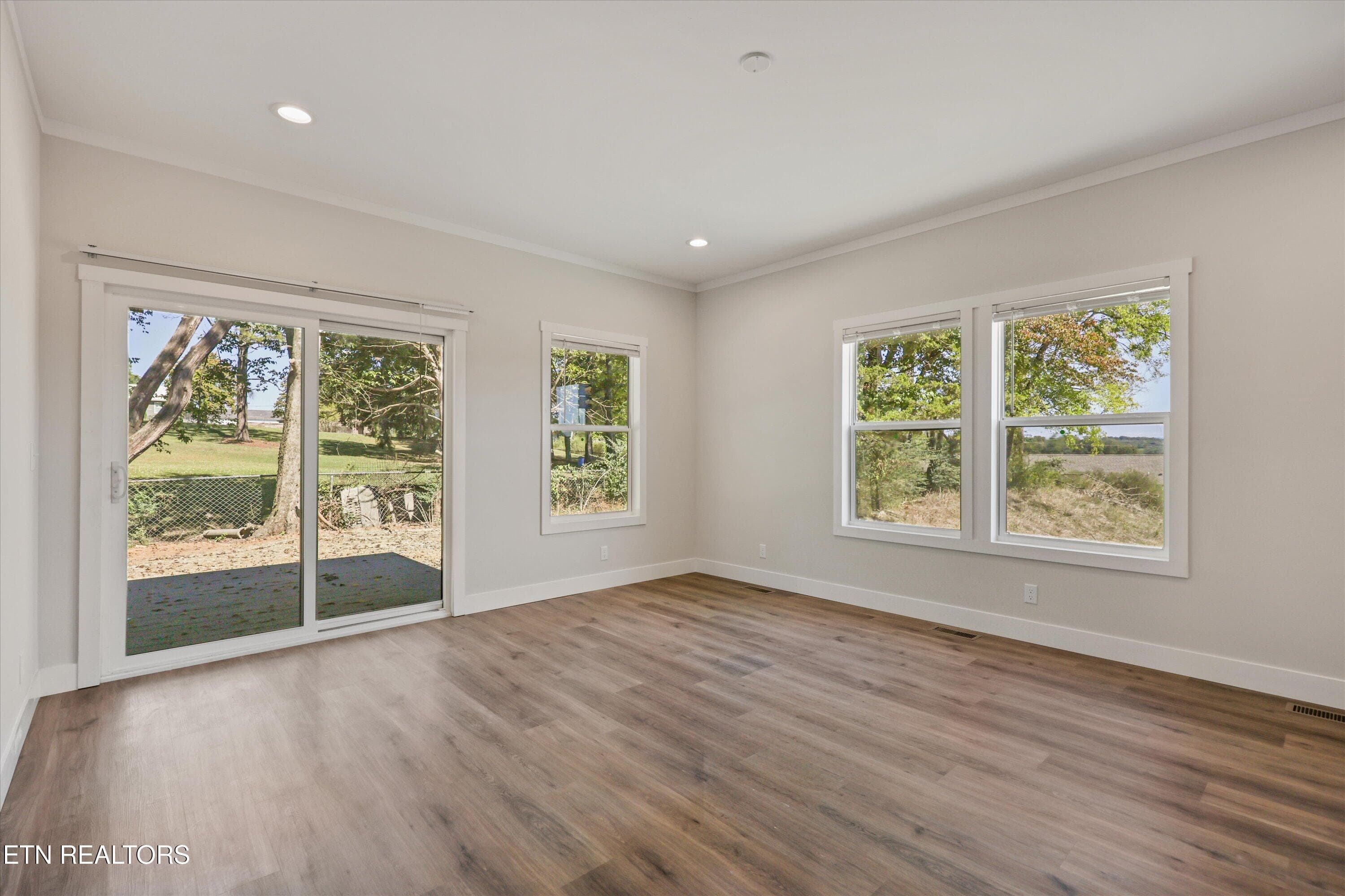 Living Room - 118 Federal Ferry Circle, Vonore, TN 37885, Vonore