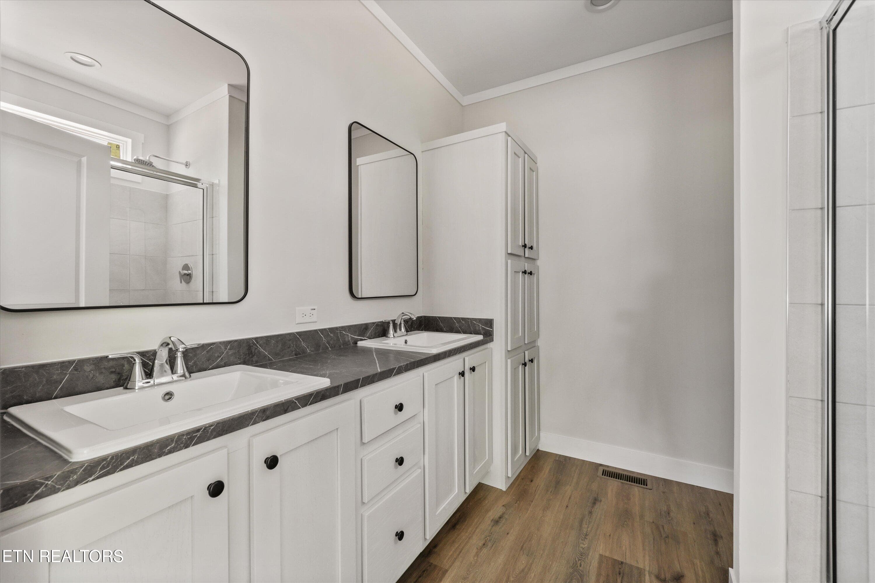 Primary Bathroom - 118 Federal Ferry Circle, Vonore, TN 37885, Vonore