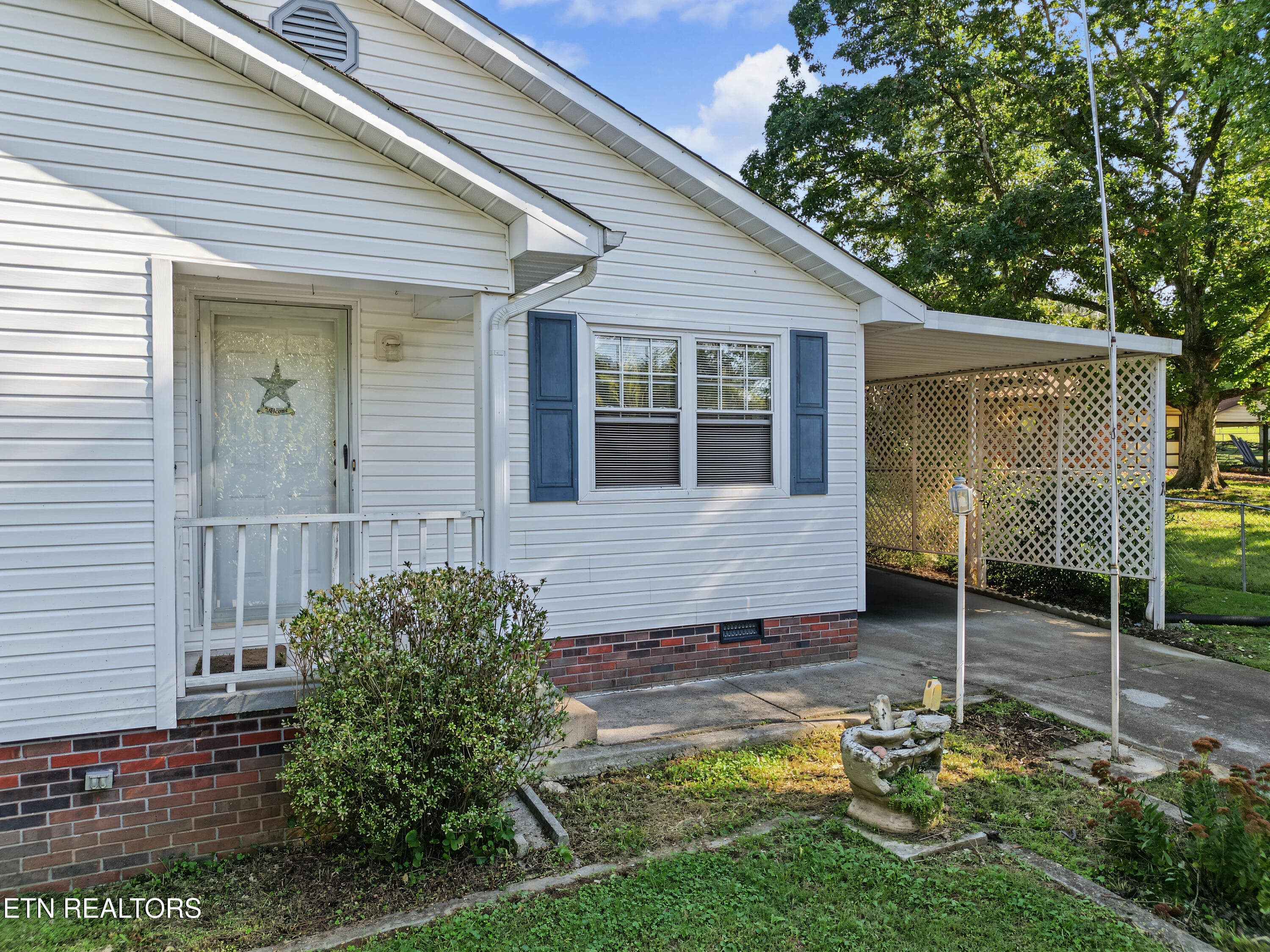 Front entrance - 911 Michelle Drive, Friendsville, TN 37737, Friendsville