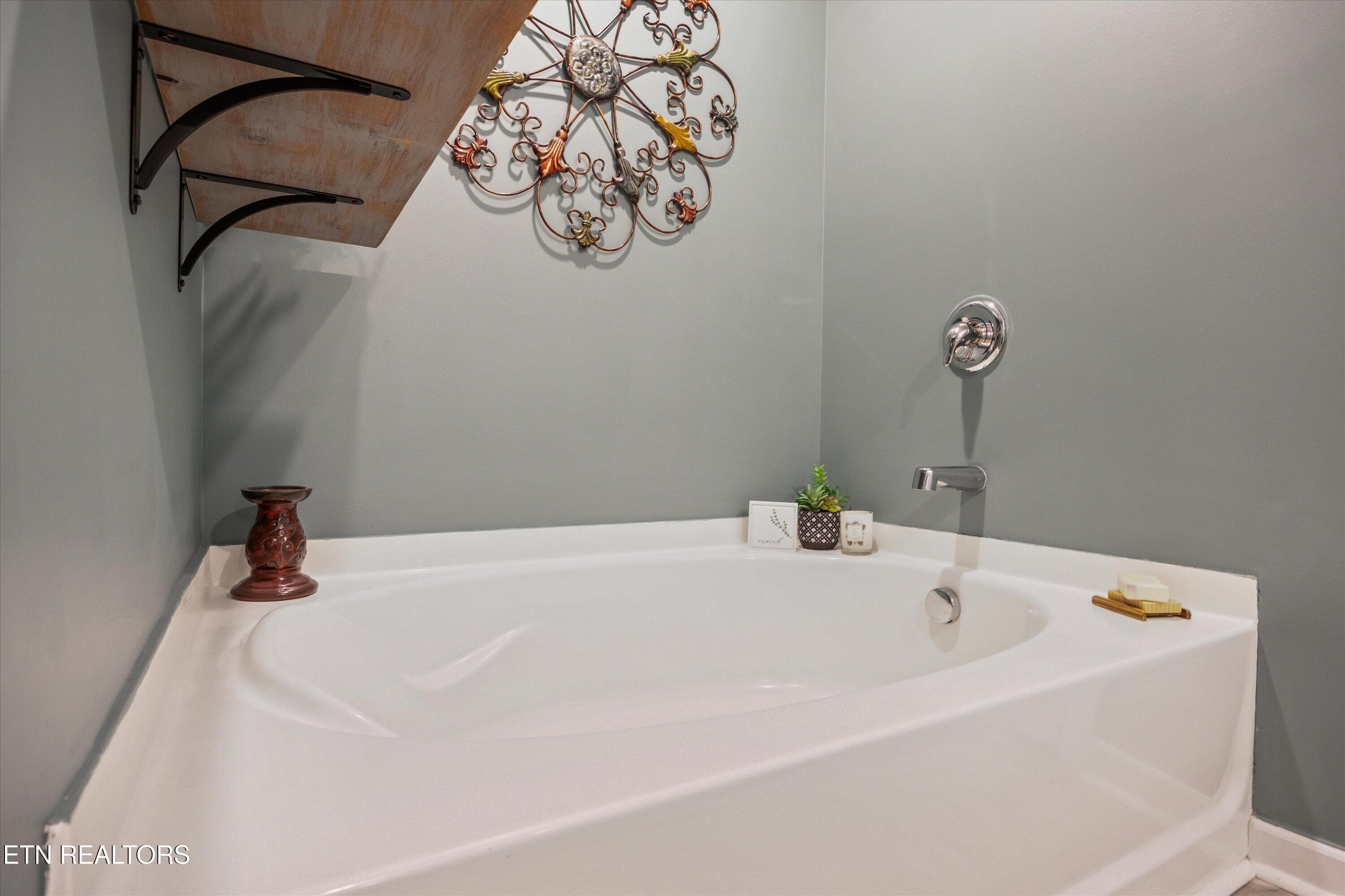 33-108 Laine Dr 11 - 108 Laine Drive, Lenoir City, TN 37771, Lenoir City