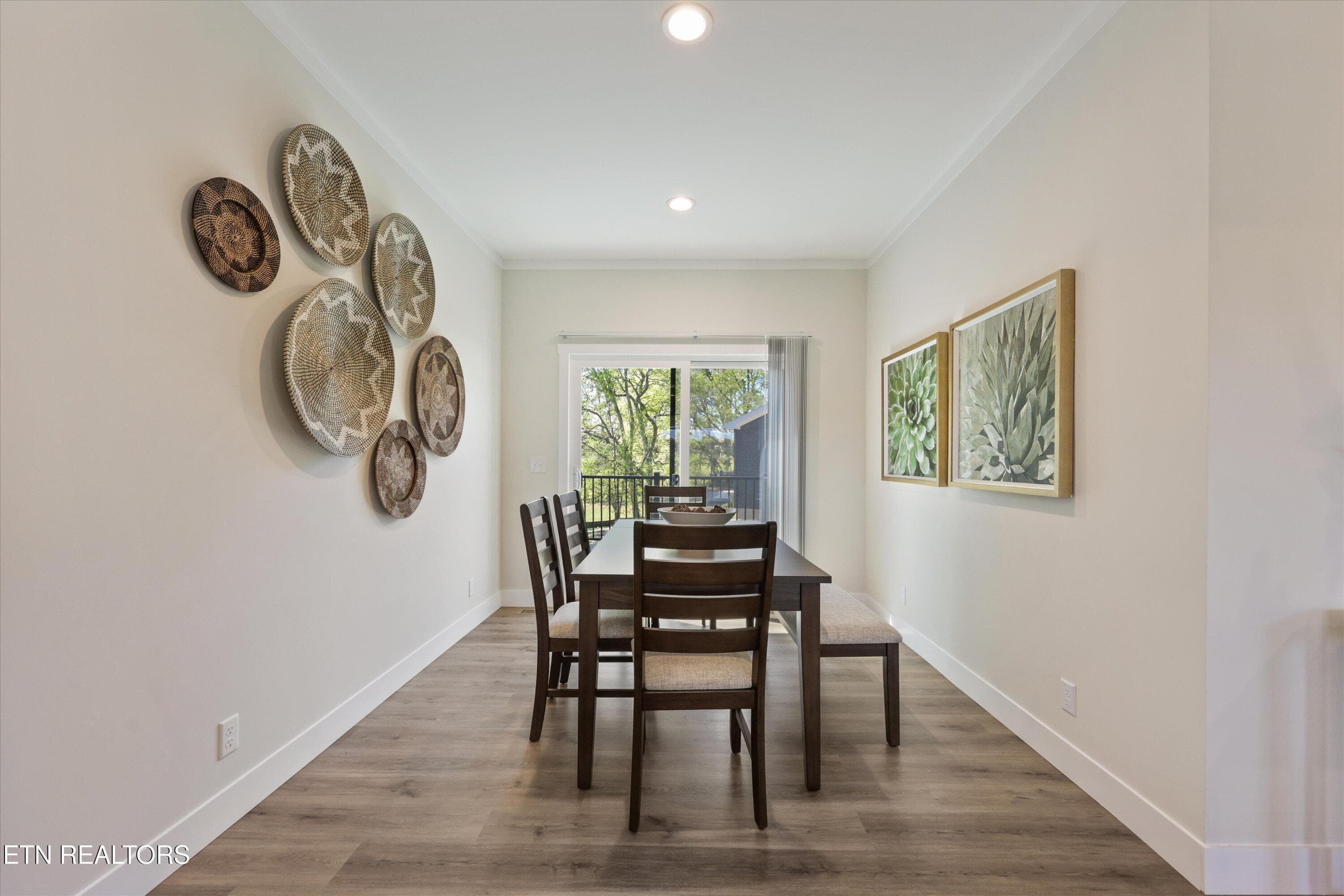 Staged Dining - 108 Federal Ferry Circle, Vonore, TN 37885, Vonore