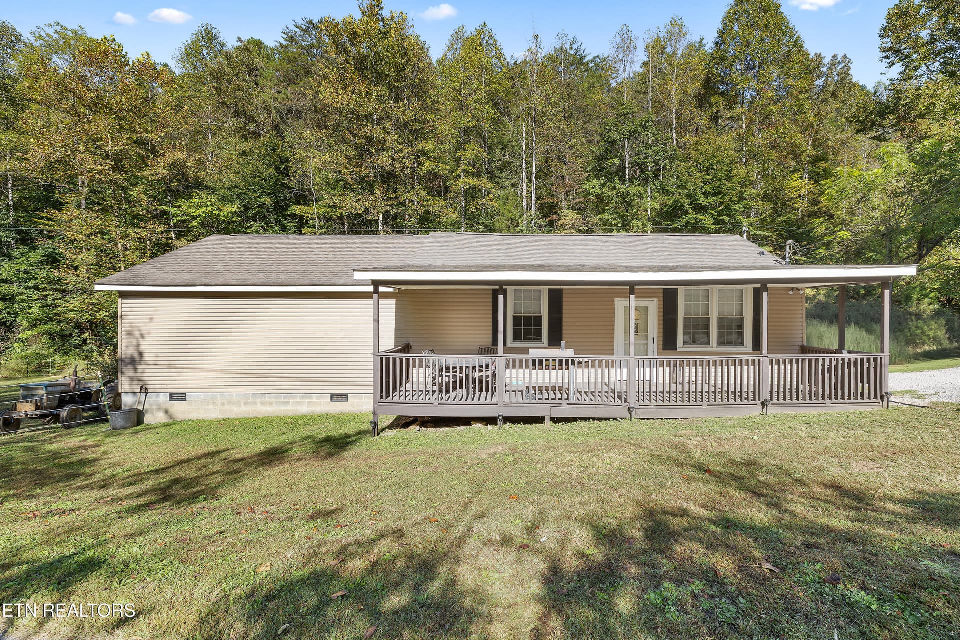 163 Ridge Rd, Sharps Chapel, TN 37866