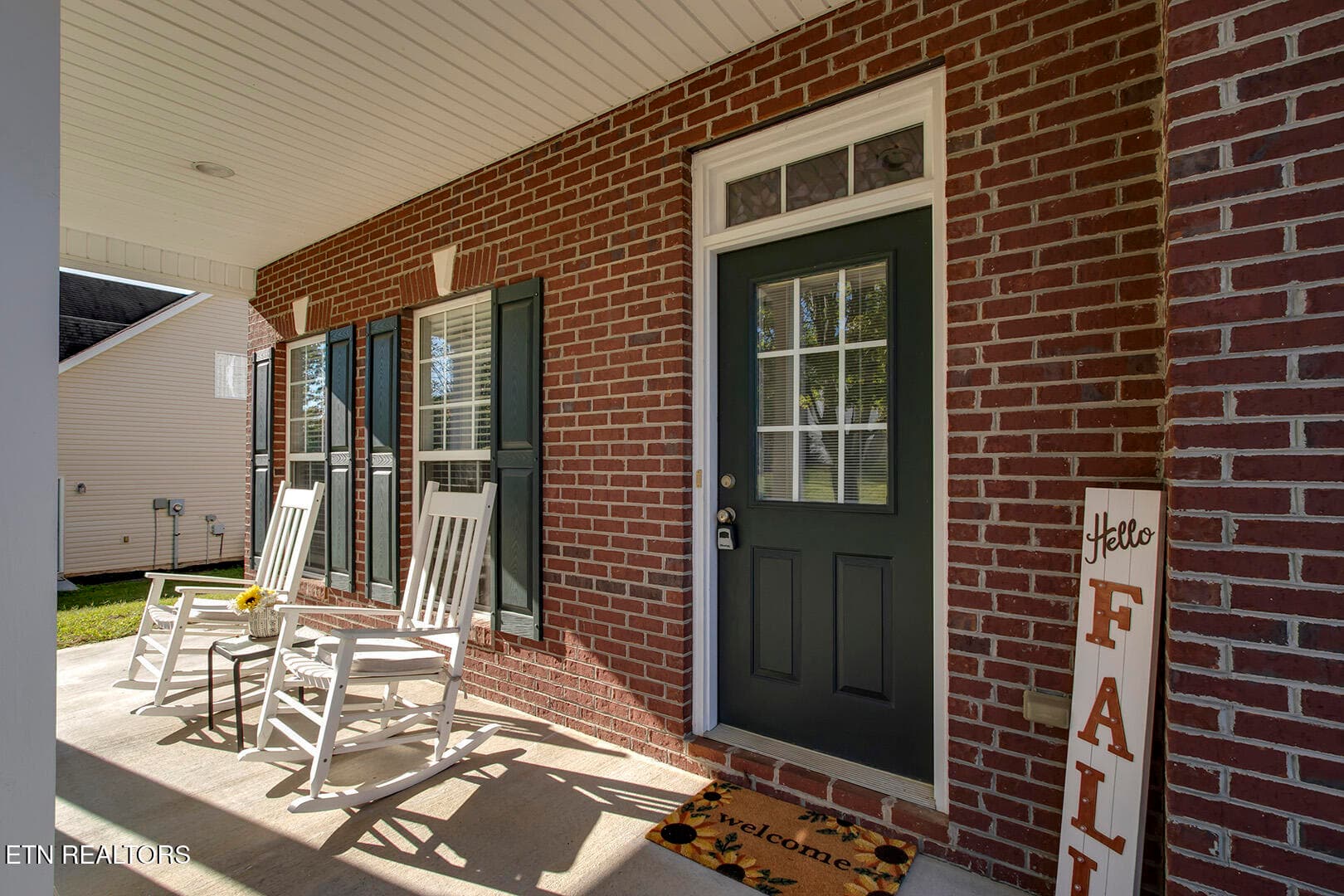 04_TimberGreenLane_2906_FrontPorch - 2906 Timber Green Lane, Knoxville, TN 37921, Knoxville