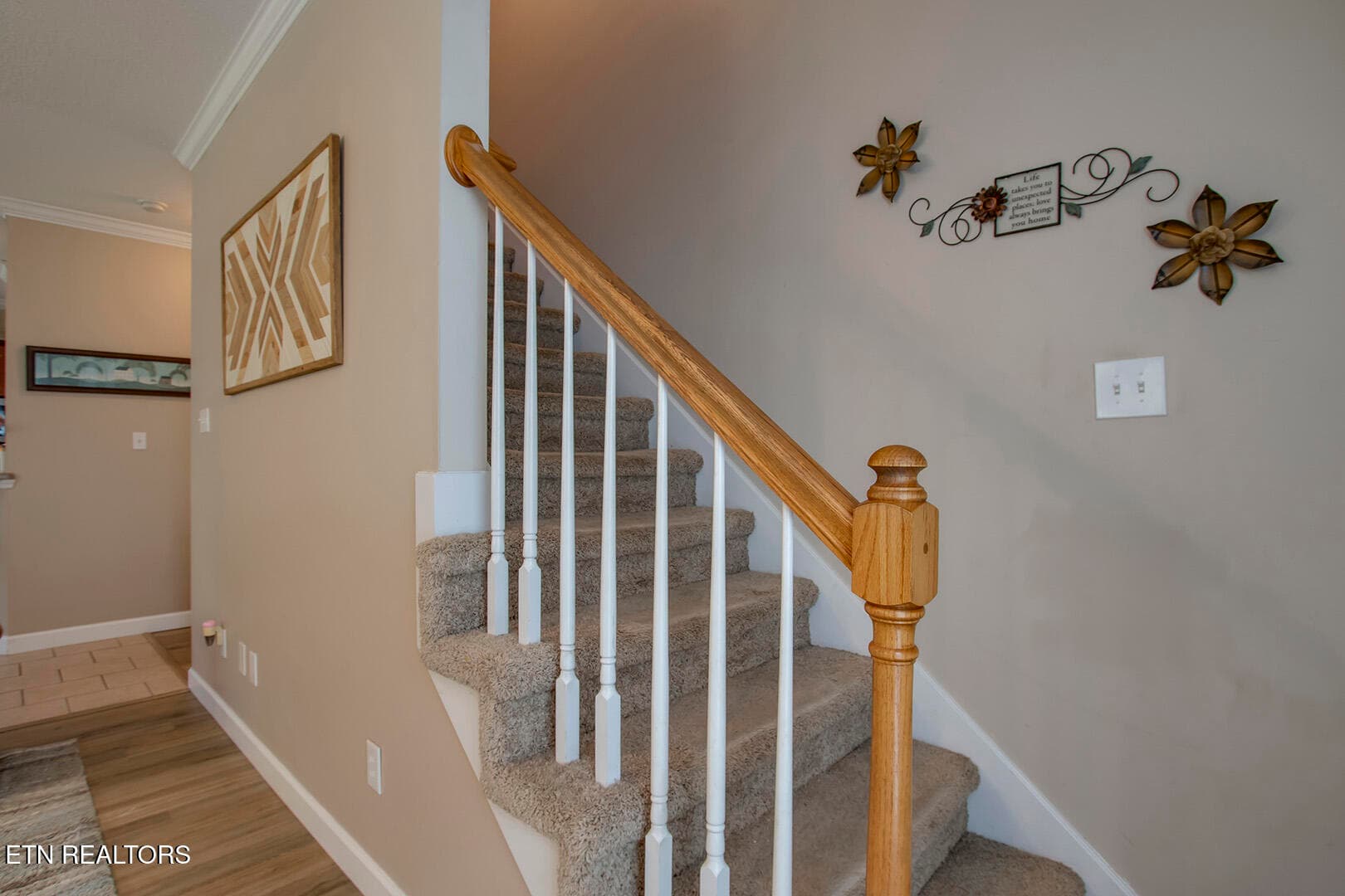 29_TimberGreenLane_2906_StairsUp - 2906 Timber Green Lane, Knoxville, TN 37921, Knoxville