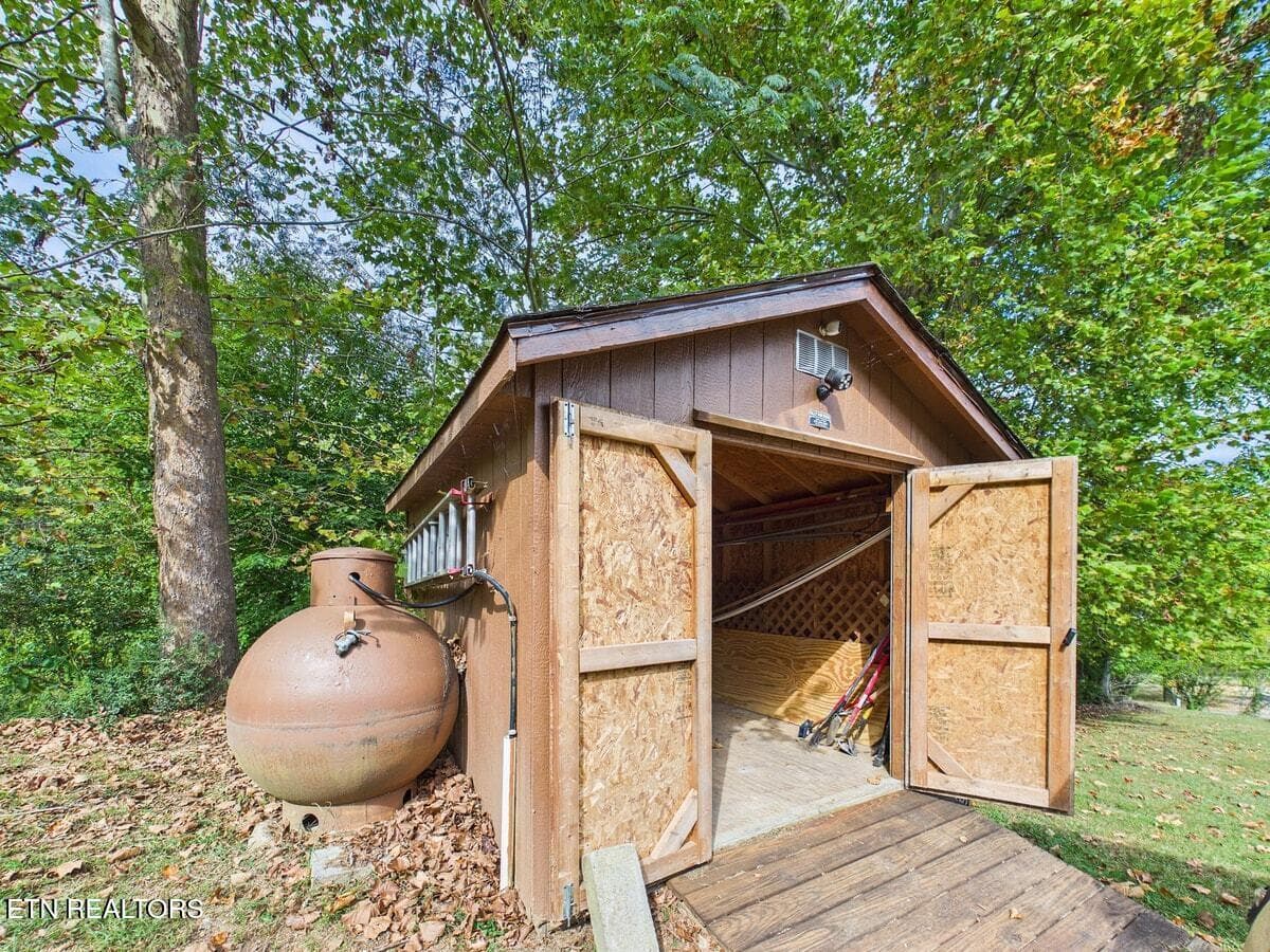 037-037 - 864 Scenic Lakeview Drive, Spring City, TN 37381, Spring City