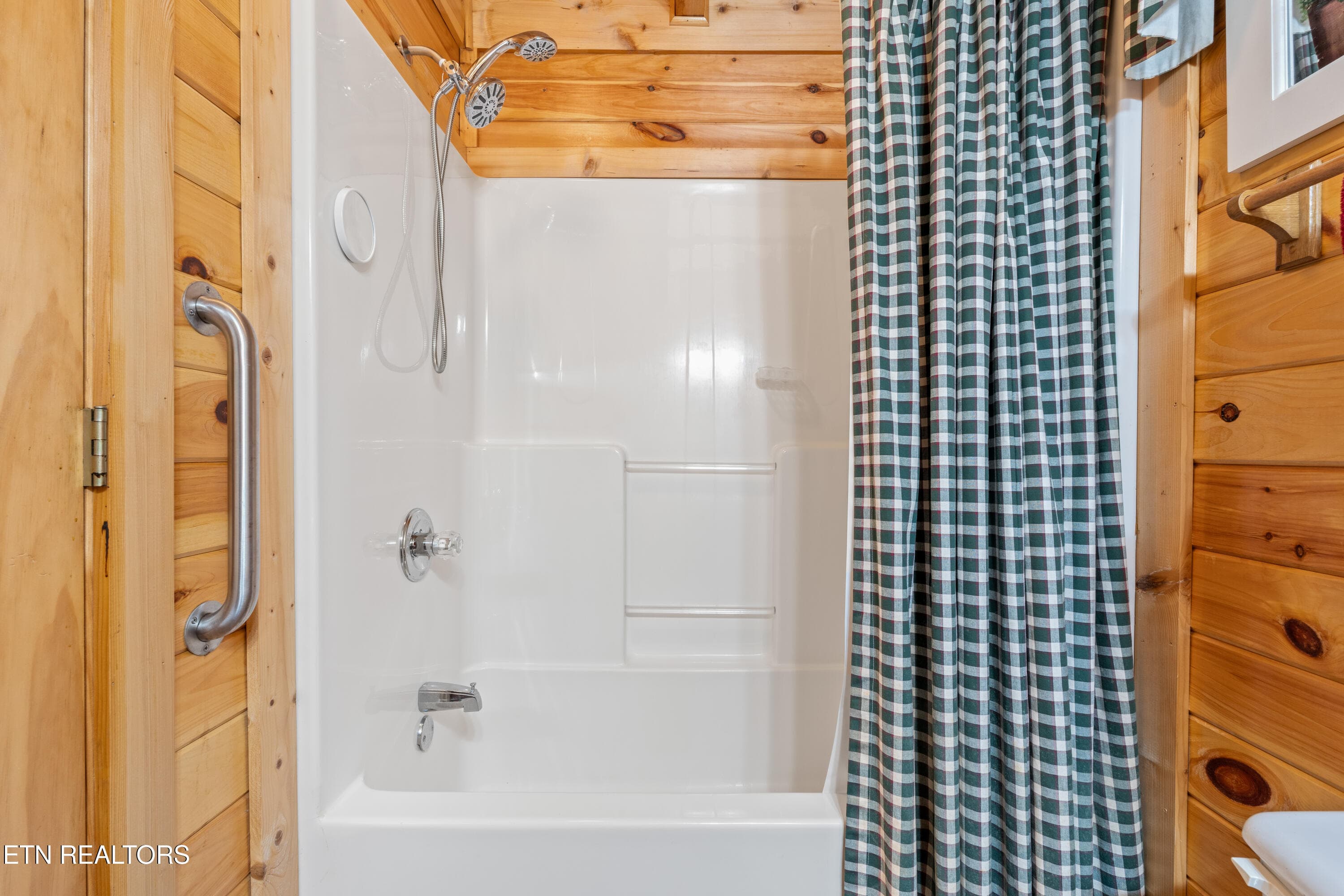 2234 Primary Shower - 2234 Eagle Feather Drive, Sevierville, TN 37876, Sevierville