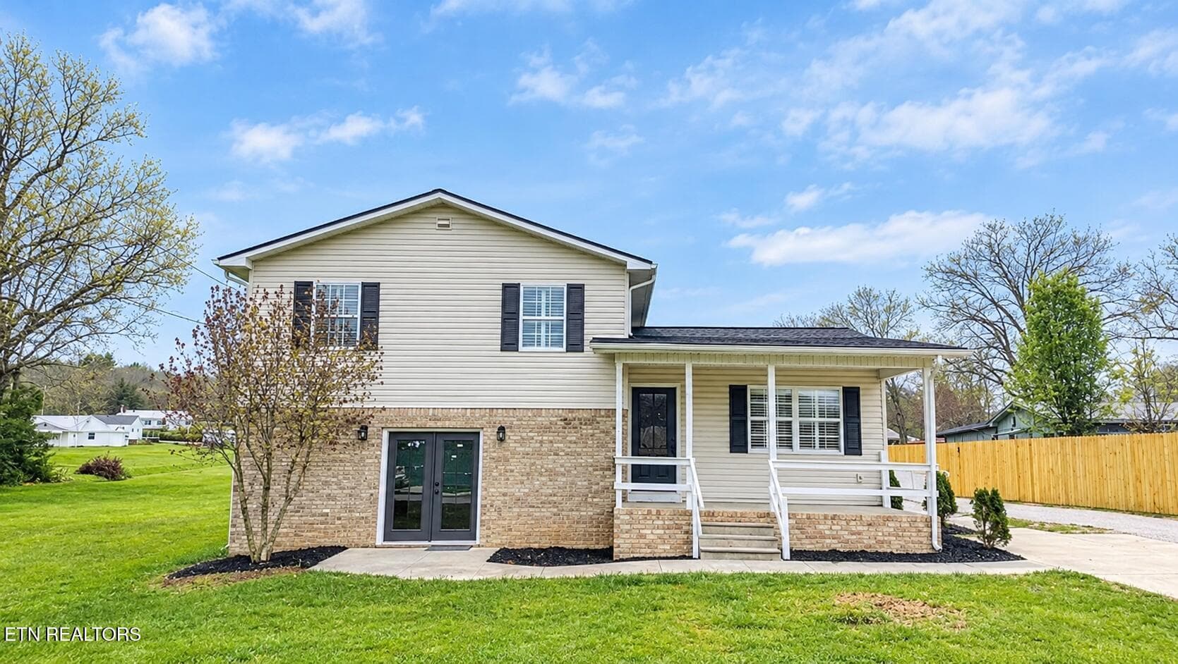 front - 724 W 3rd Ave, Oneida, TN 37841, Oneida