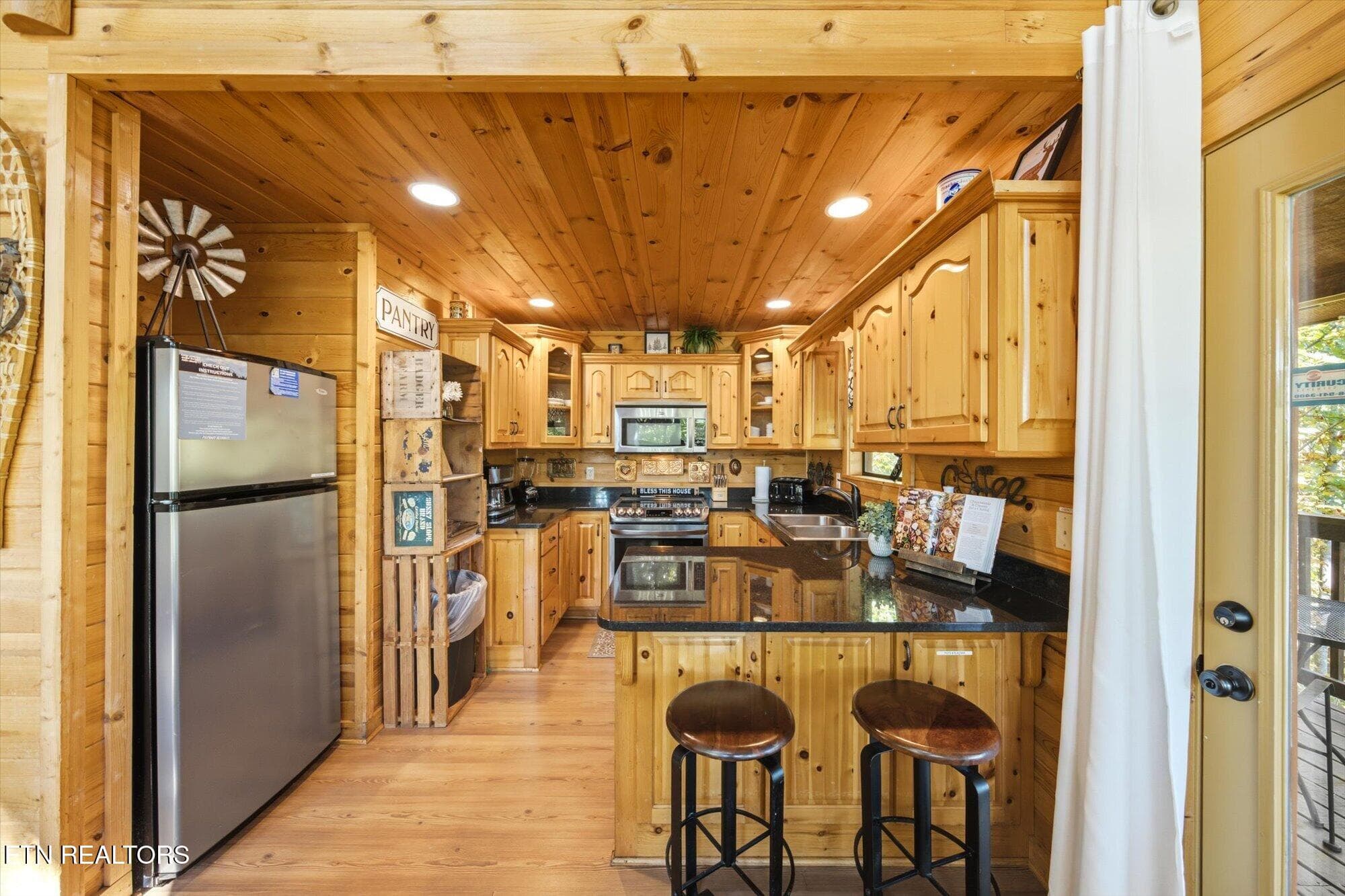 Spacious Kitchen - 2440 Breezy Rd, Sevierville, TN 37876, Sevierville