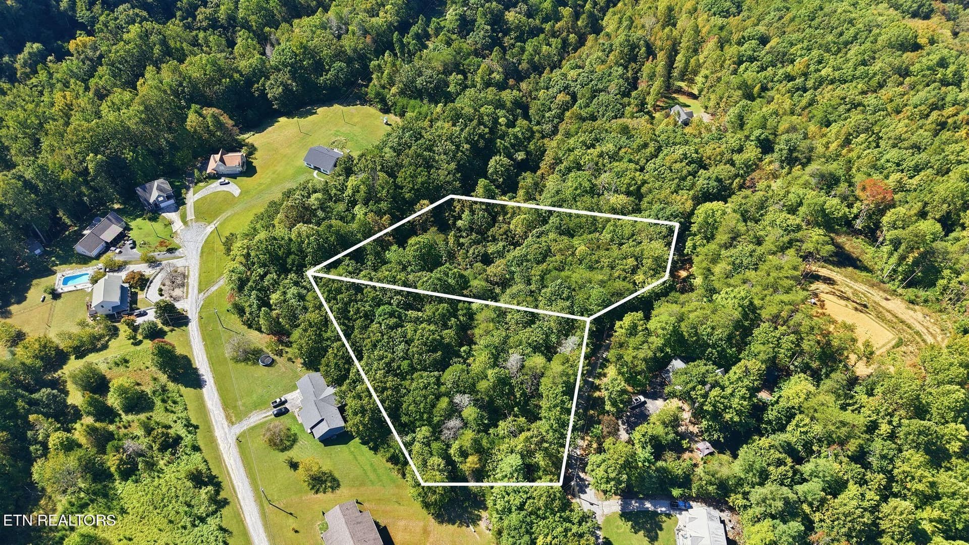 31_2bb2fdcc-ff94-4f78-834f-08c6f22cc0a8 - 19 Roy Lee Way, Seymour, TN 37865