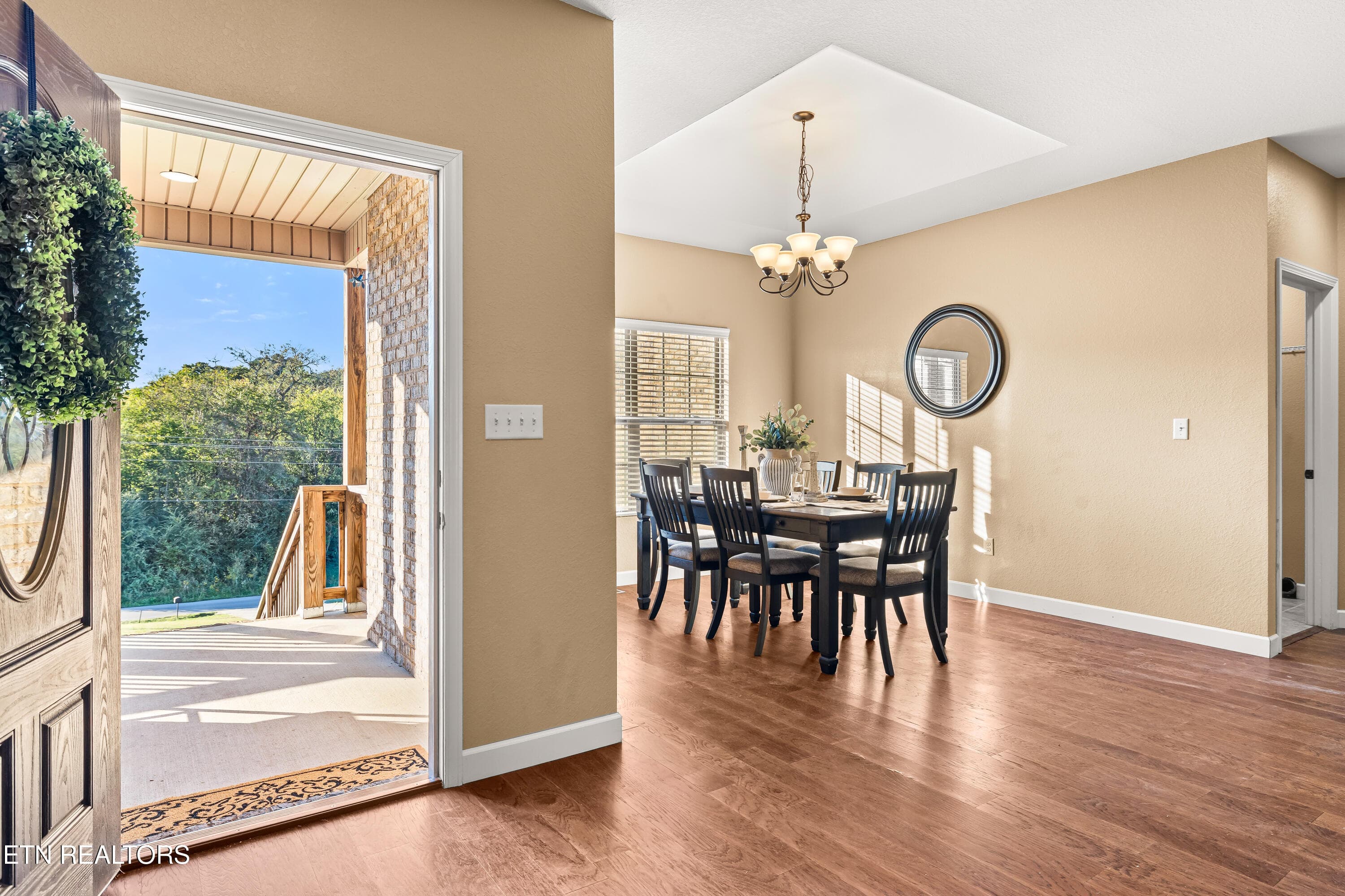 ENTRY AND DINING ROOM - 1252 Marble Hill Rd, Friendsville, TN 37737