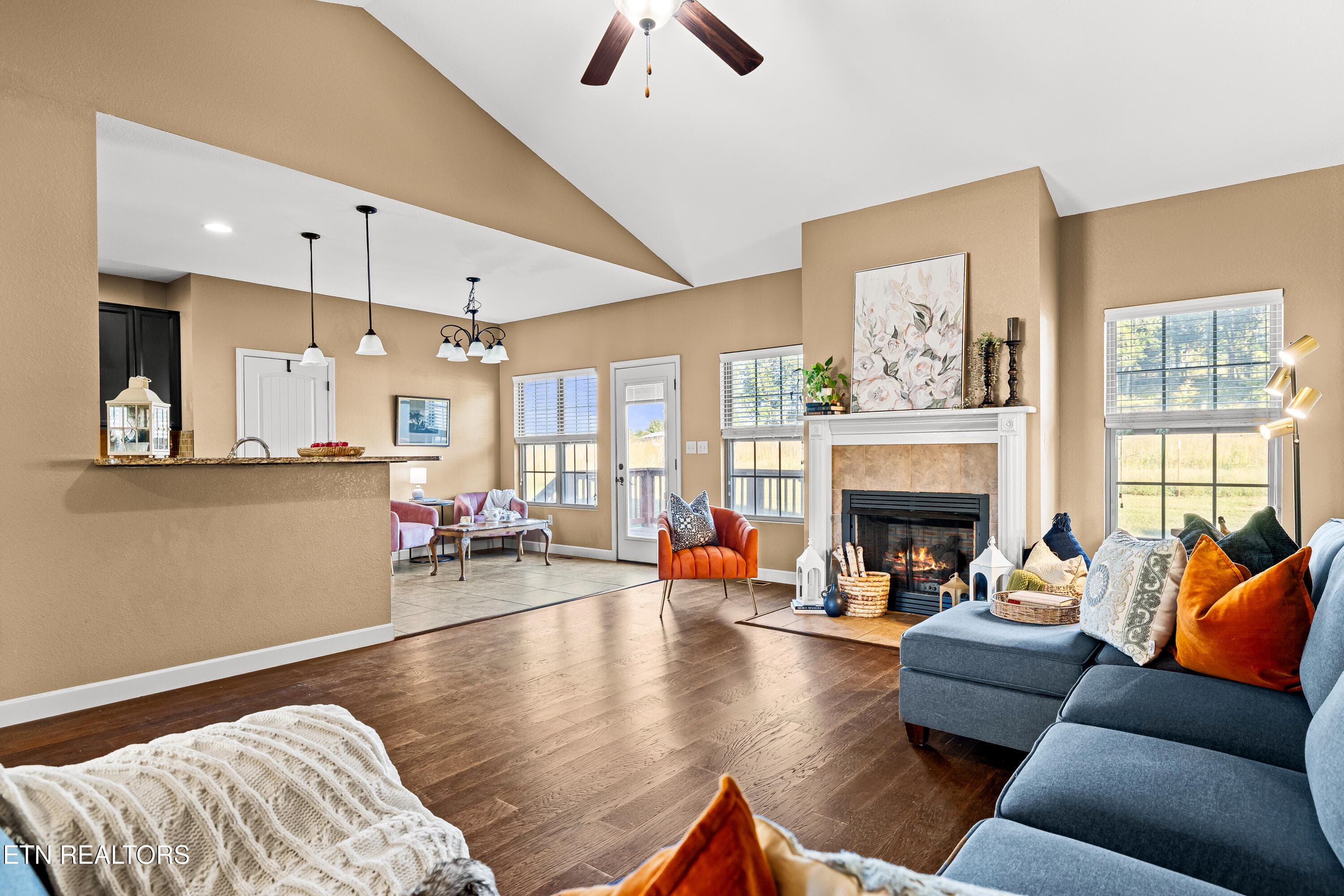 GREAT ROOM - 1252 Marble Hill Rd, Friendsville, TN 37737