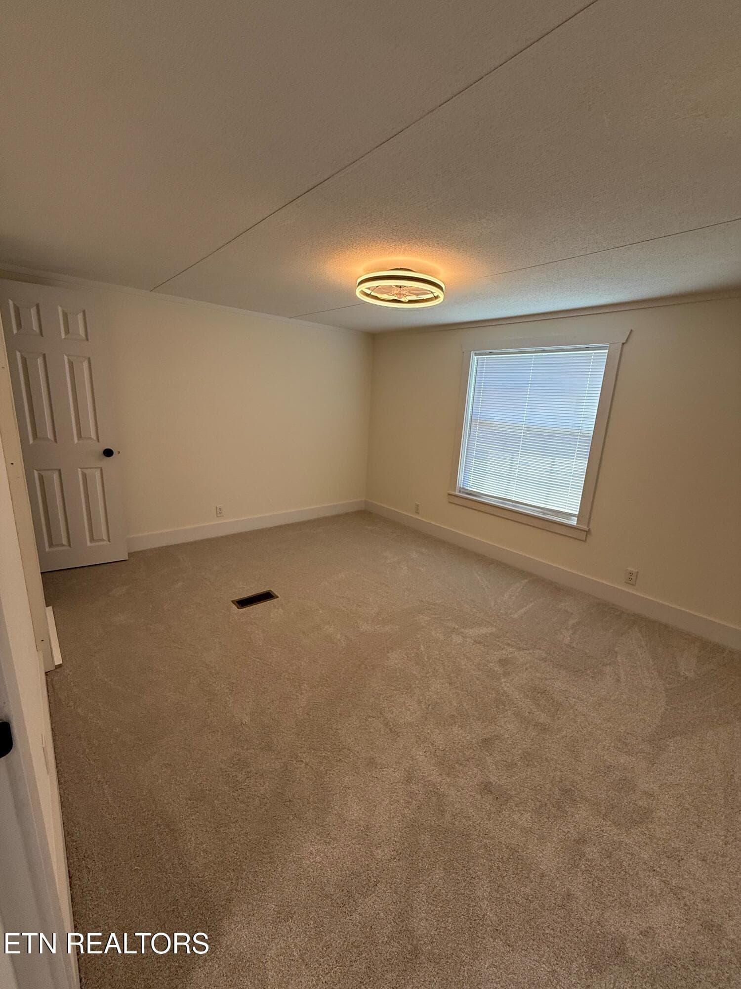 Guest Bedroom - 9544 Raccoon Woods Drive, Heiskell, TN 37754, Heiskell