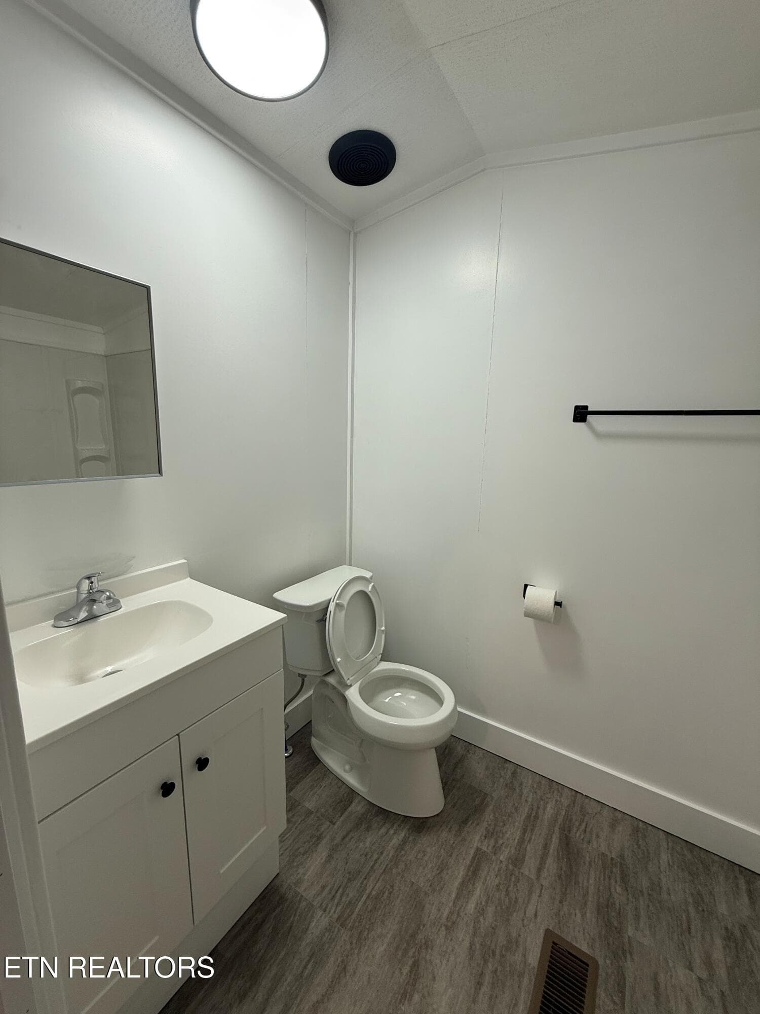 Master Bathroom (2) - 9544 Raccoon Woods Drive, Heiskell, TN 37754, Heiskell