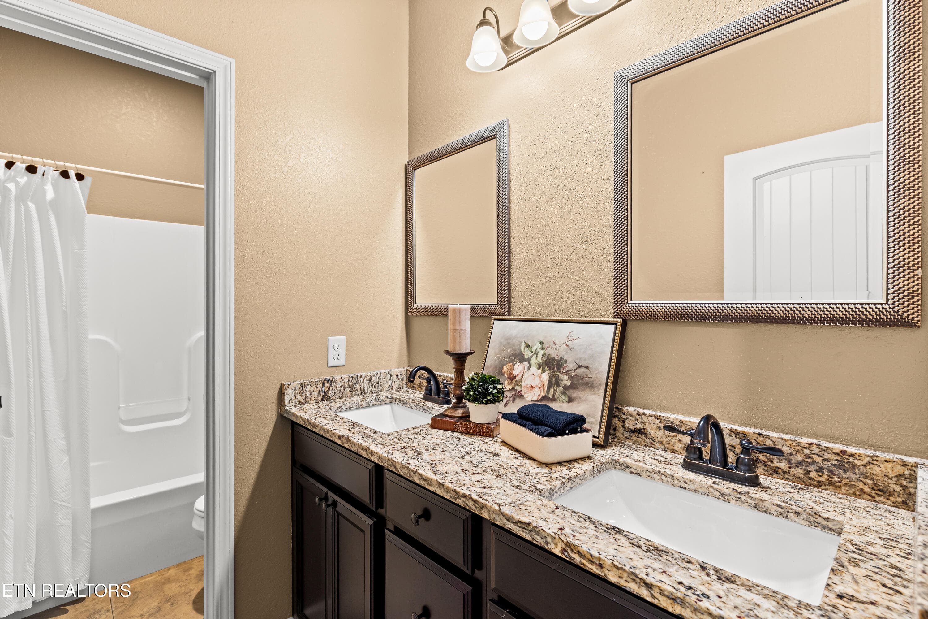 GUEST BATH - 1252 Marble Hill Rd, Friendsville, TN 37737
