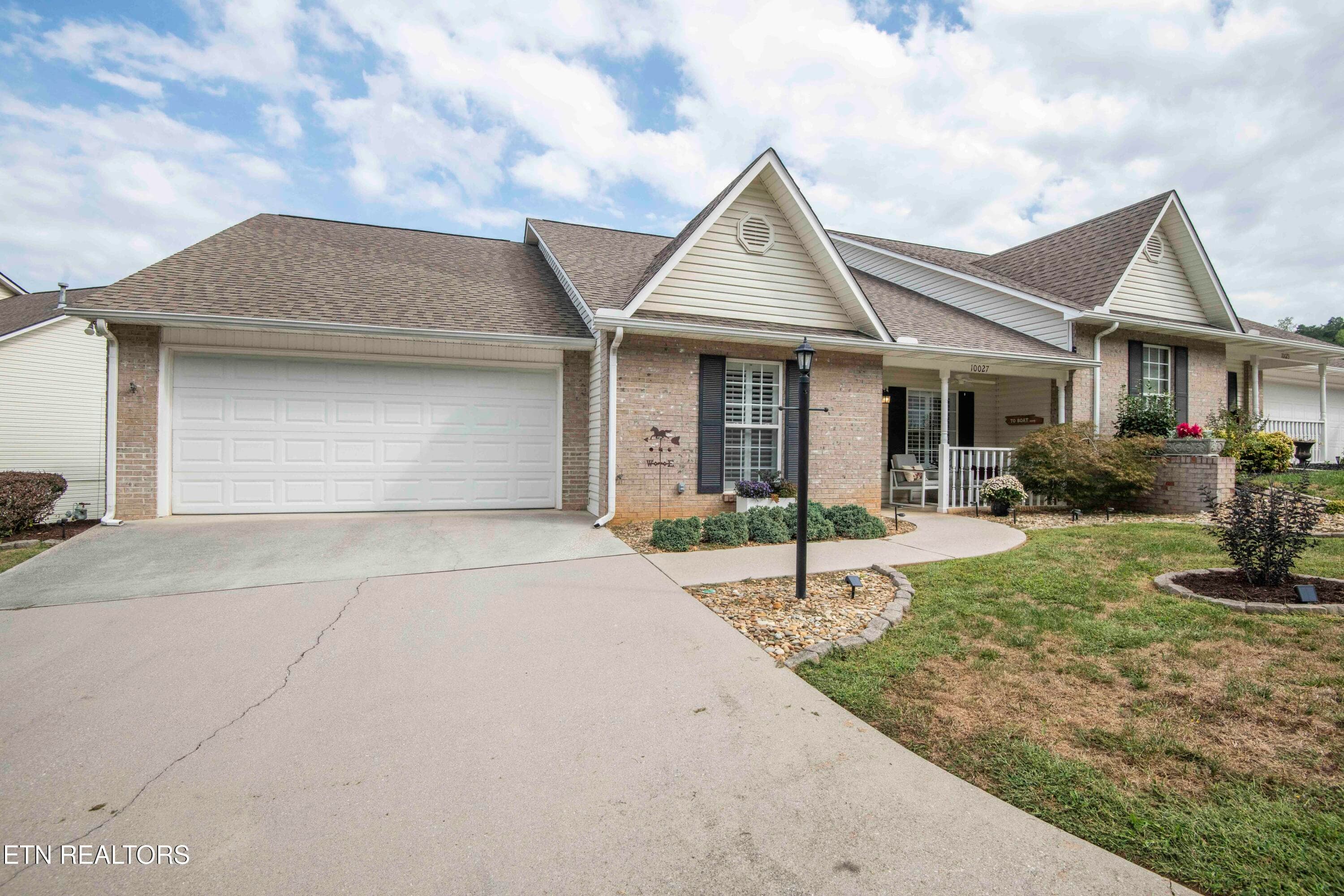 10027 Dayflower Way, Knoxville, TN 37932
