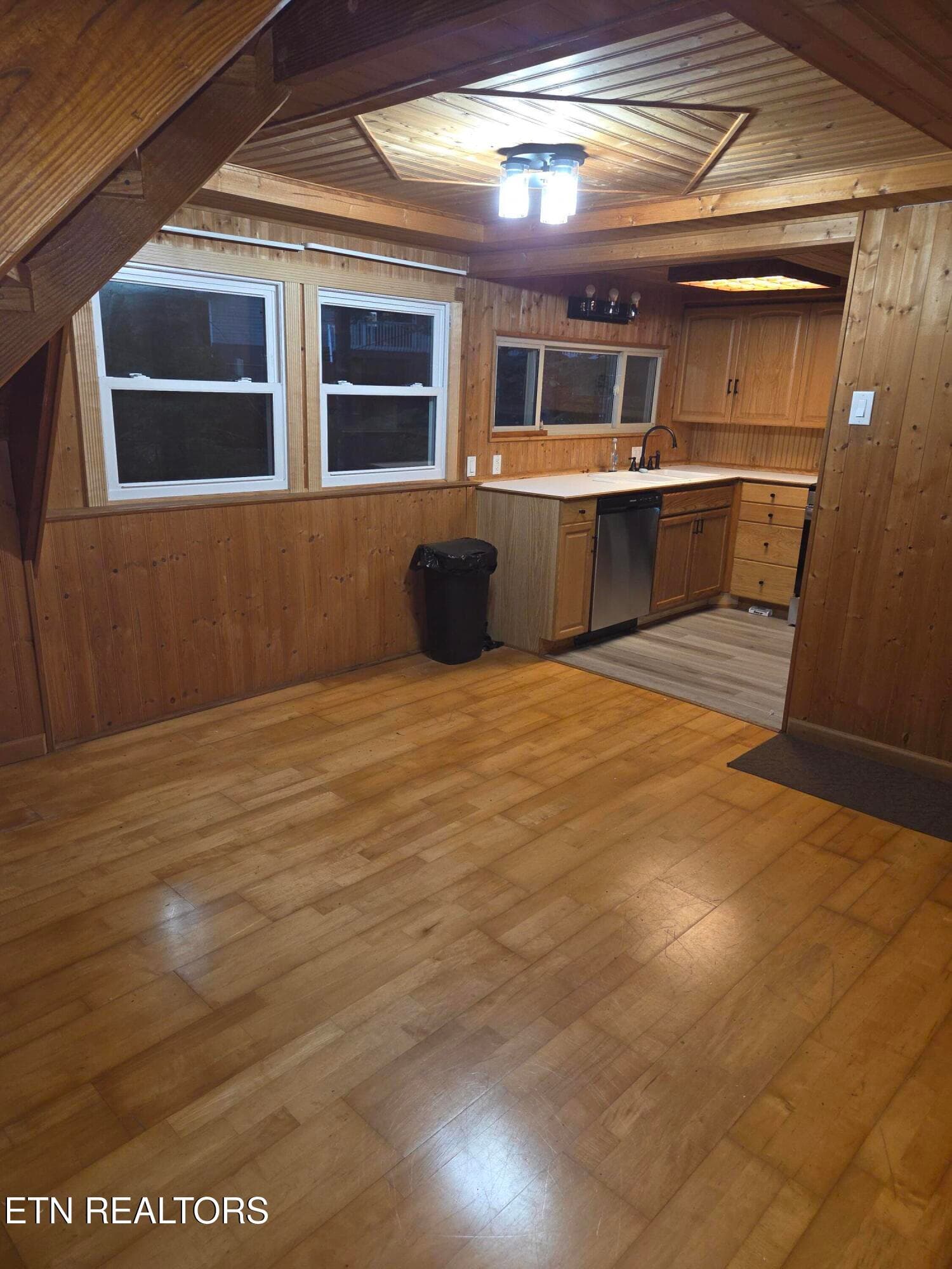 1000019383 - 704 Selma Lane, Gatlinburg, TN 37738