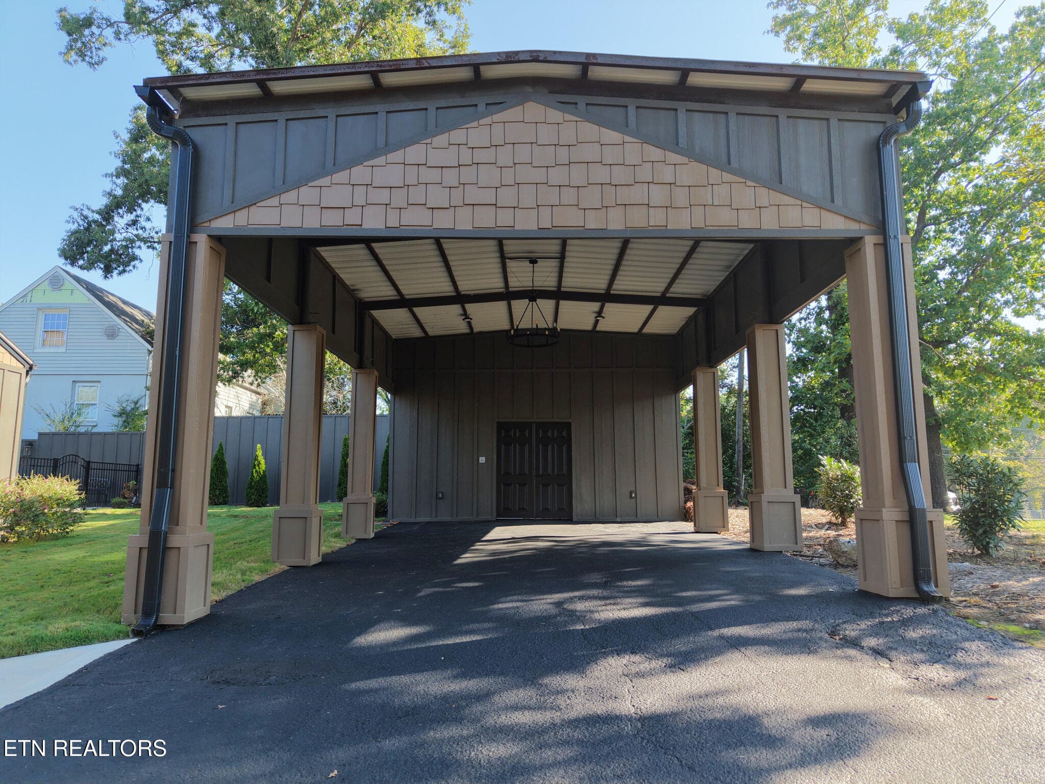 Elegant Car Port - 3434 Kenilworth Lane, Knoxville, TN 37917, Knoxville