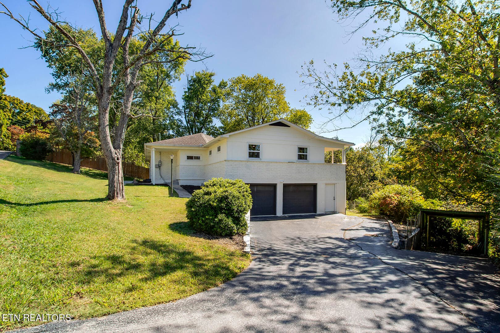 02_SunsetDrive_812_DrivewayApproach - 812 Sunset Drive, Kingston, TN 37763, Kingston