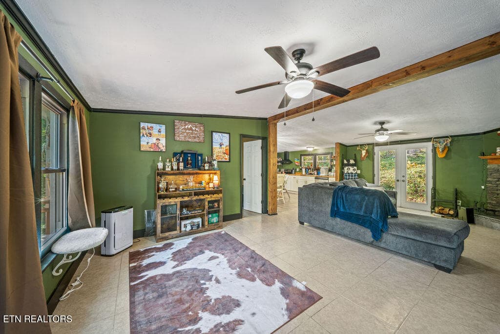 front room - 257 Old Andersonville Pike, Heiskell, TN 37754, Heiskell