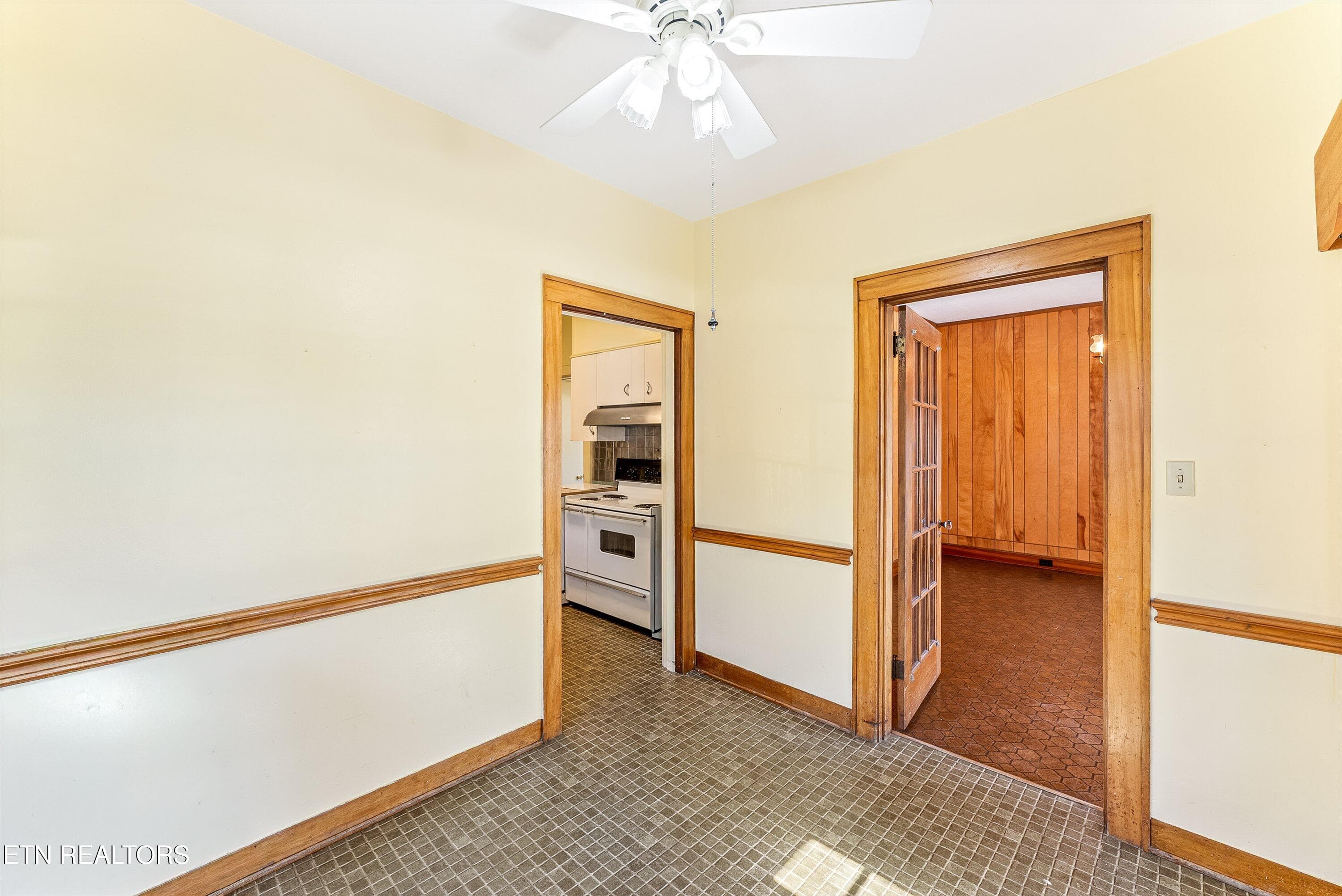 19-2nd Sun Room A2 - 119 Adair Drive, Knoxville, TN 37918, Knoxville