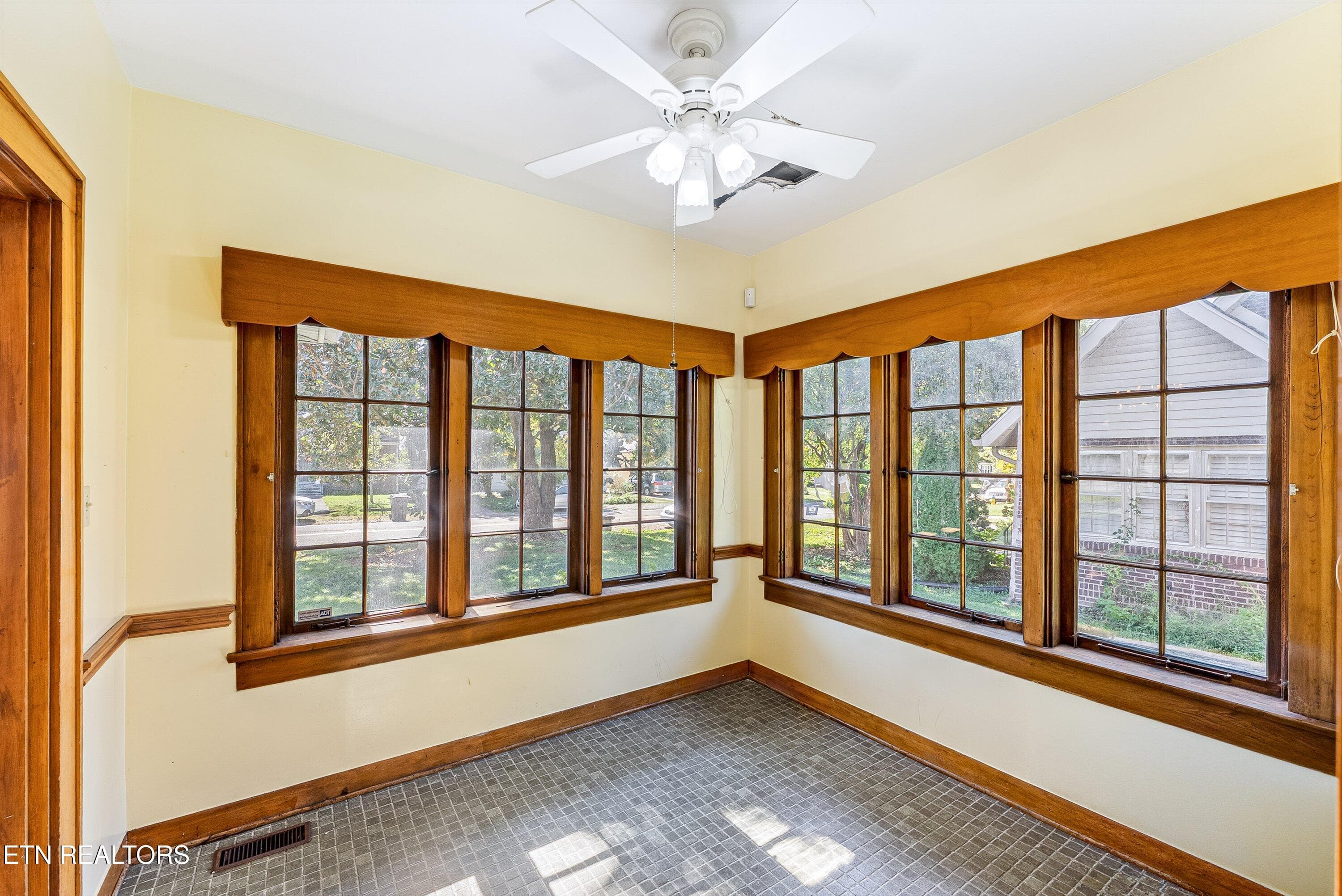 20-2nd Sun Room A3 - 119 Adair Drive, Knoxville, TN 37918, Knoxville