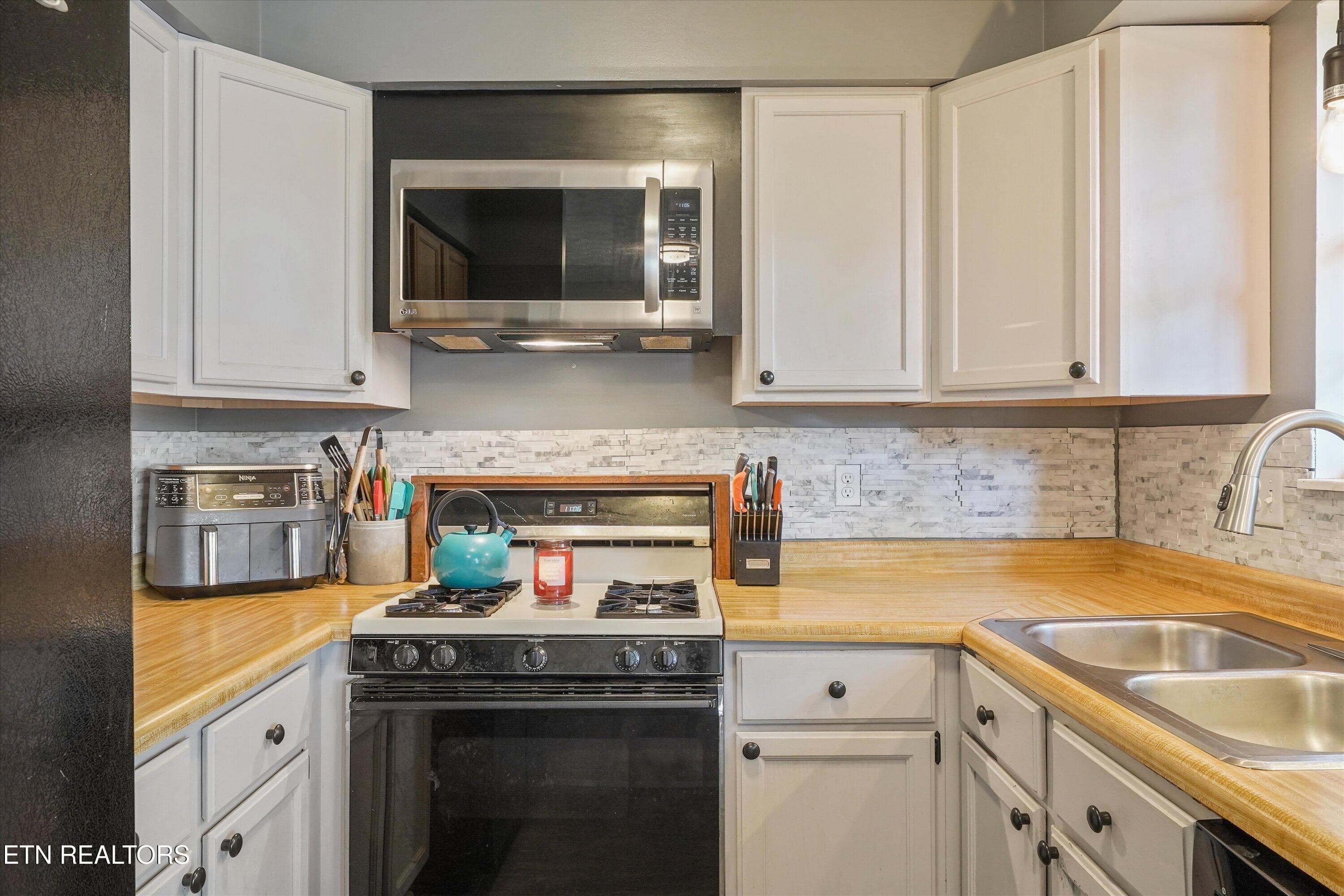 16-305 Red Fox Ln 10 - 305 Red Fox Lane, Clinton, TN 37716, Clinton