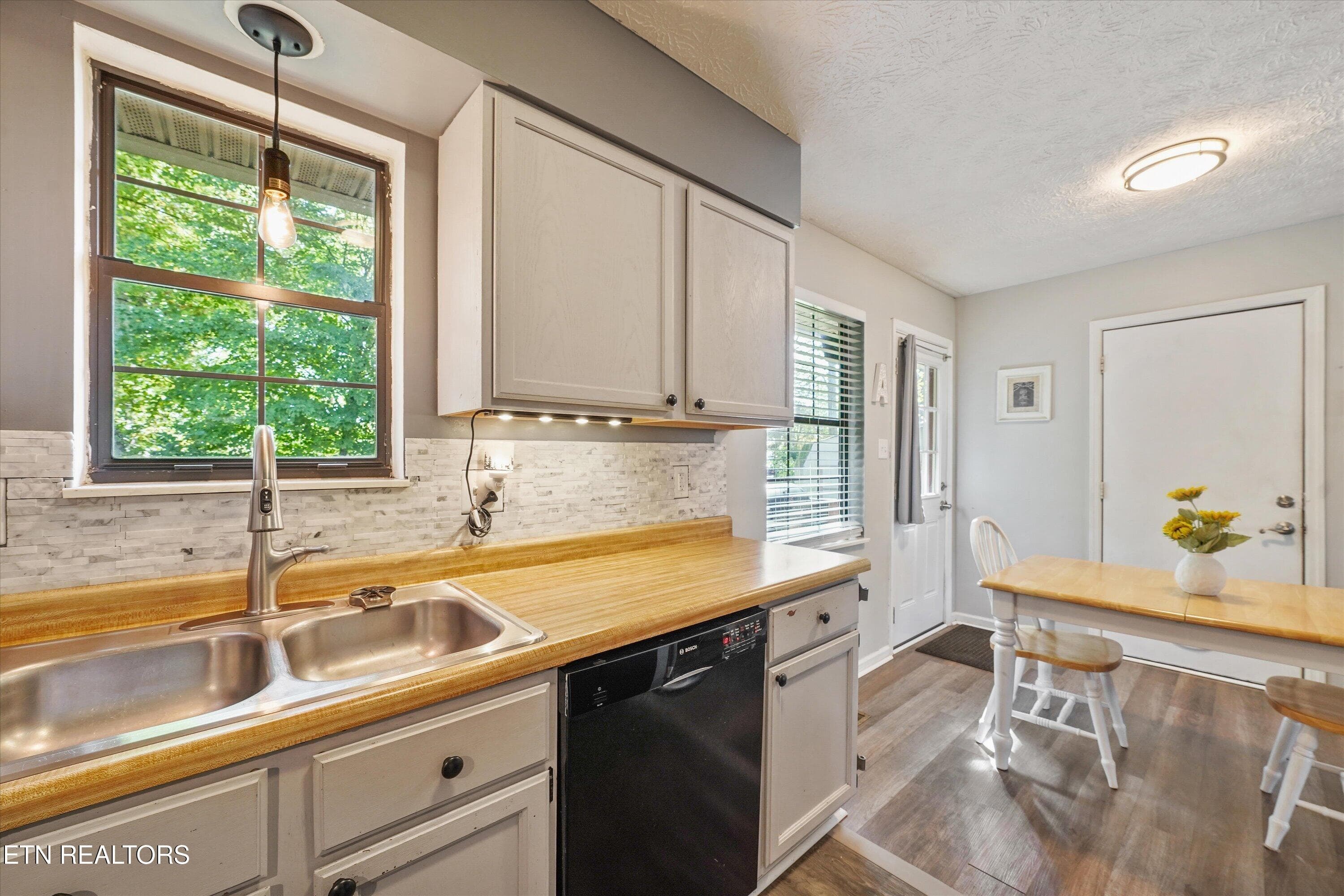 17-305 Red Fox Ln 11 - 305 Red Fox Lane, Clinton, TN 37716, Clinton