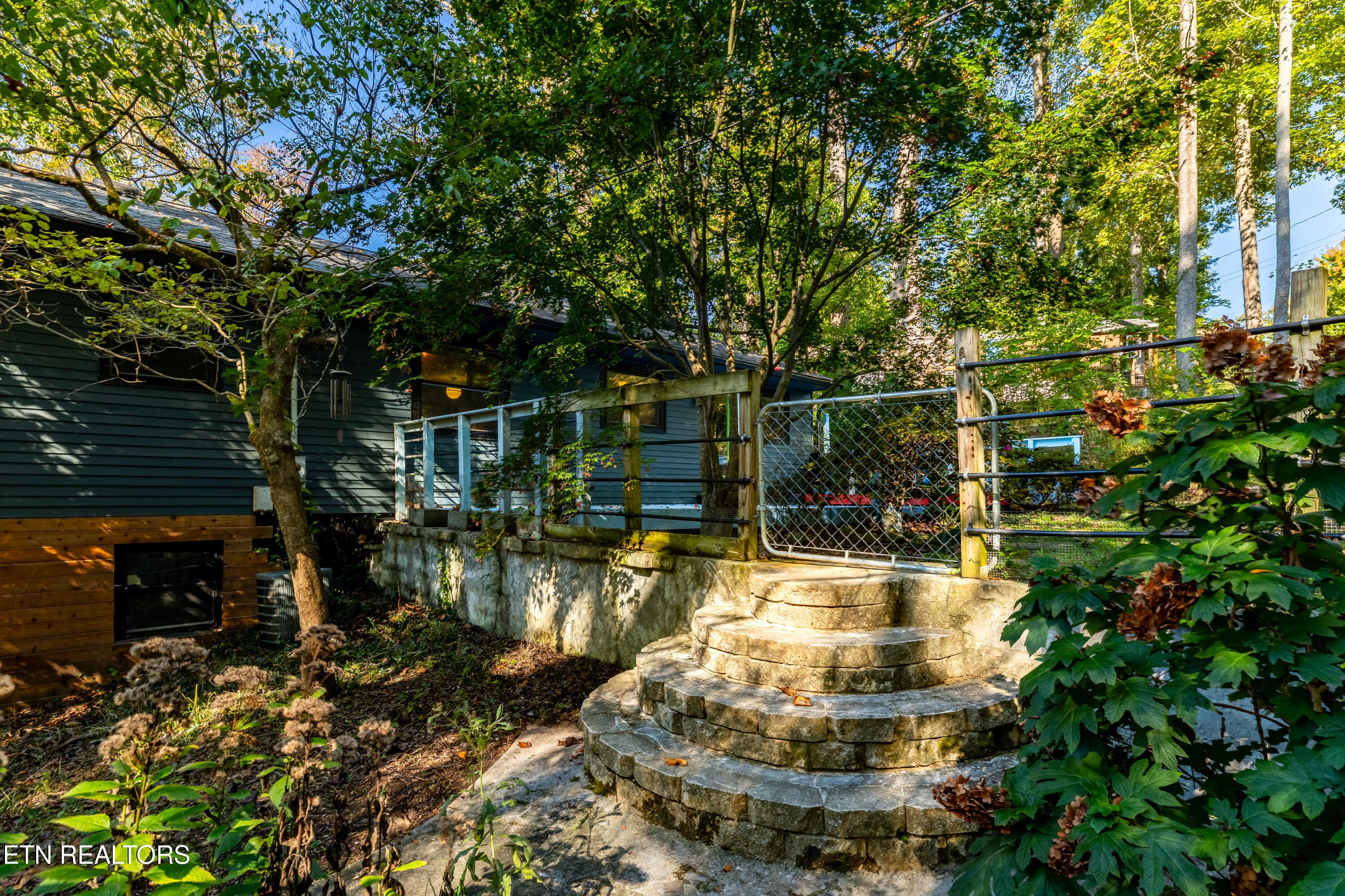 202MapleLoopRd-40 - 202 Maple Loop Rd, Knoxville, TN 37920, Knoxville