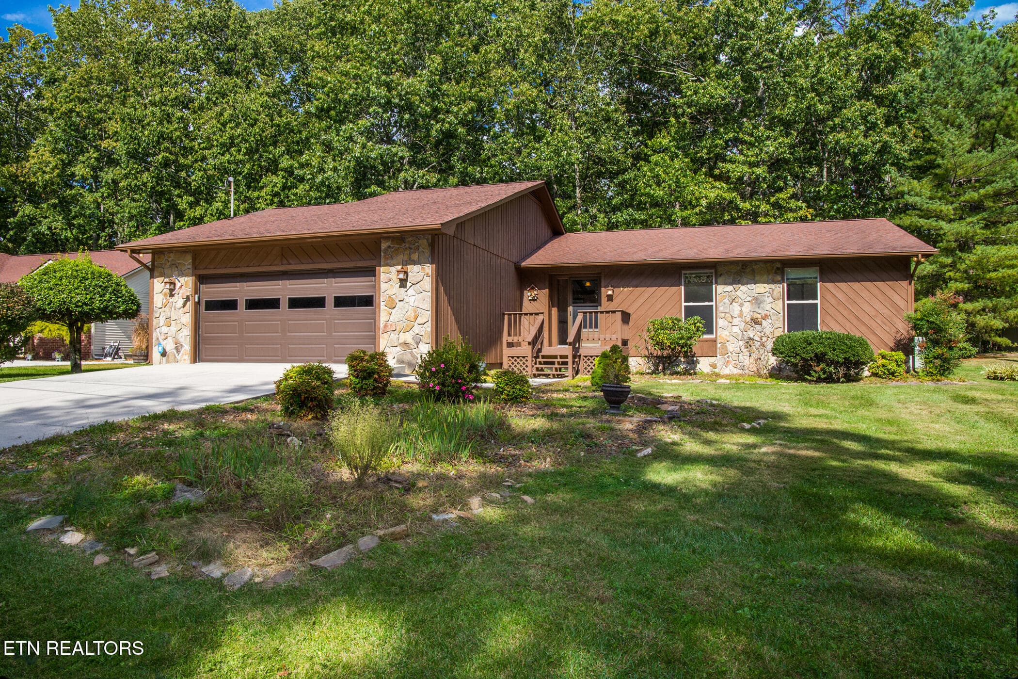 IMG_5020-2 - 120 Lakeside Drive, Crossville, TN 38558, Crossville