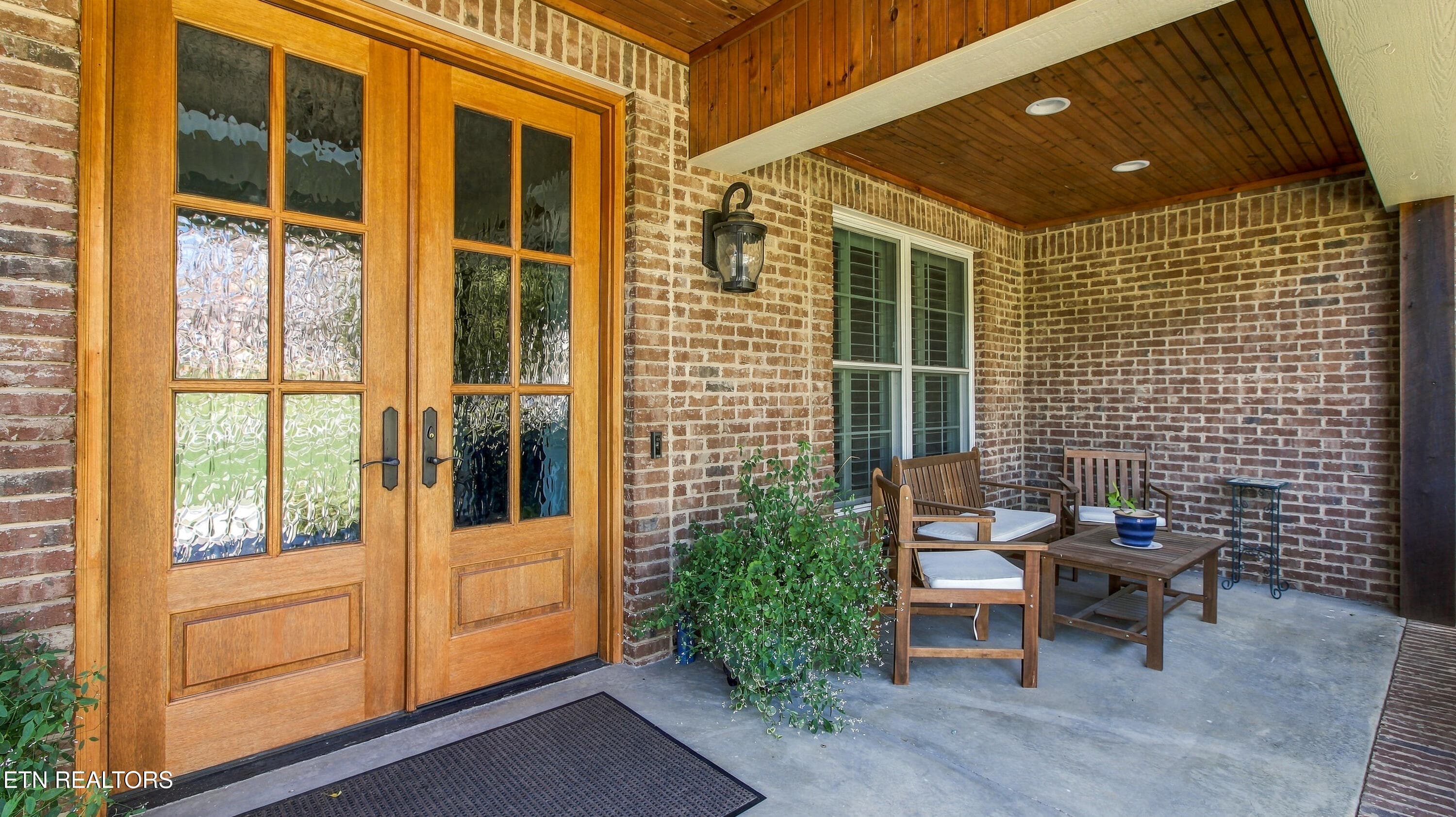 Covered Front Porch - 723 Bayshore Rd, Knoxville, TN 37934, Knoxville