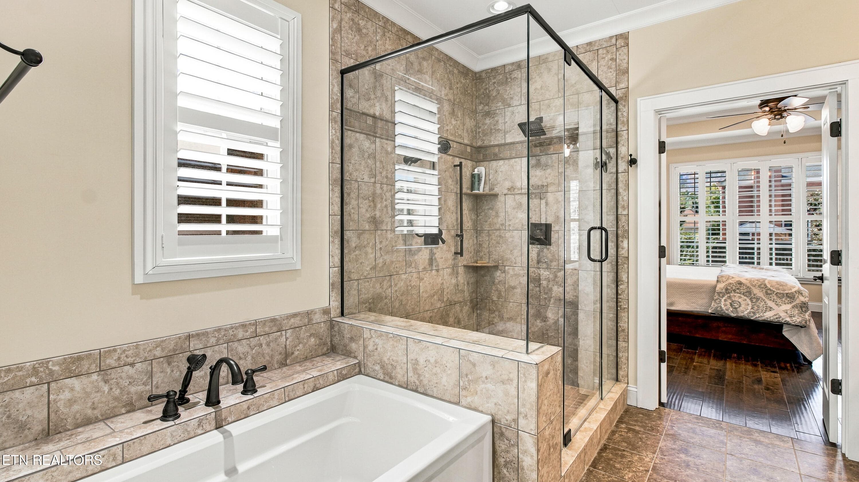 Master Bath - 723 Bayshore Rd, Knoxville, TN 37934, Knoxville