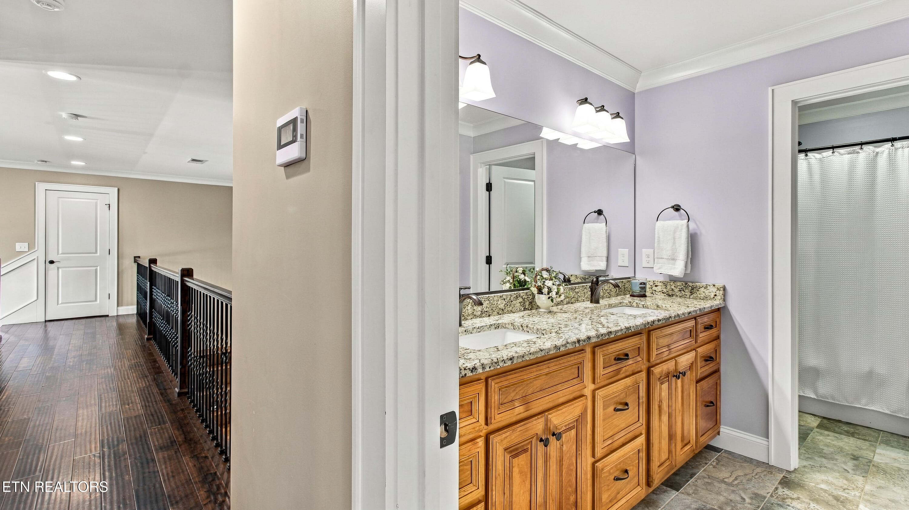 Full Bath - 723 Bayshore Rd, Knoxville, TN 37934, Knoxville