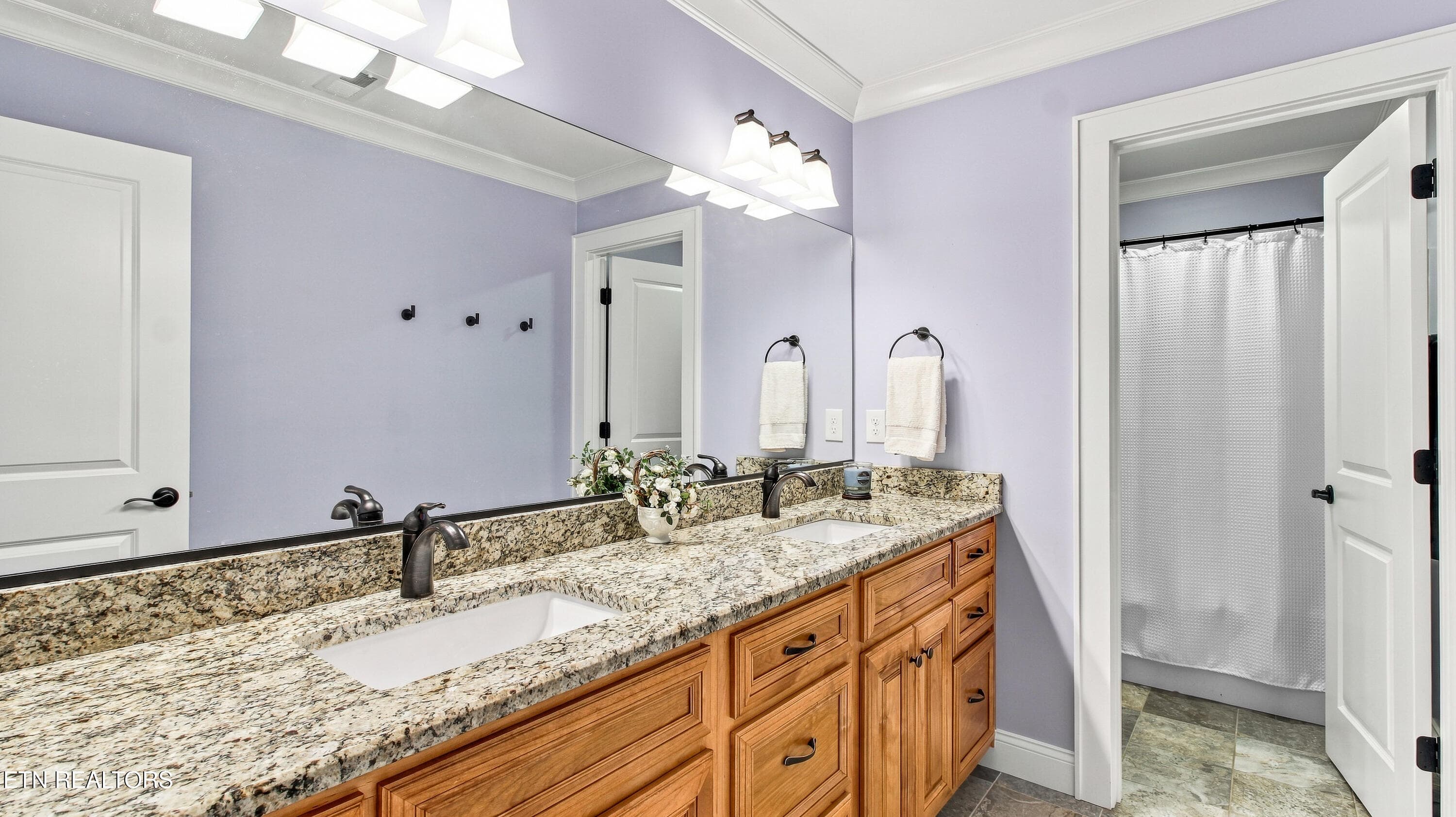 Full Bath - 723 Bayshore Rd, Knoxville, TN 37934, Knoxville
