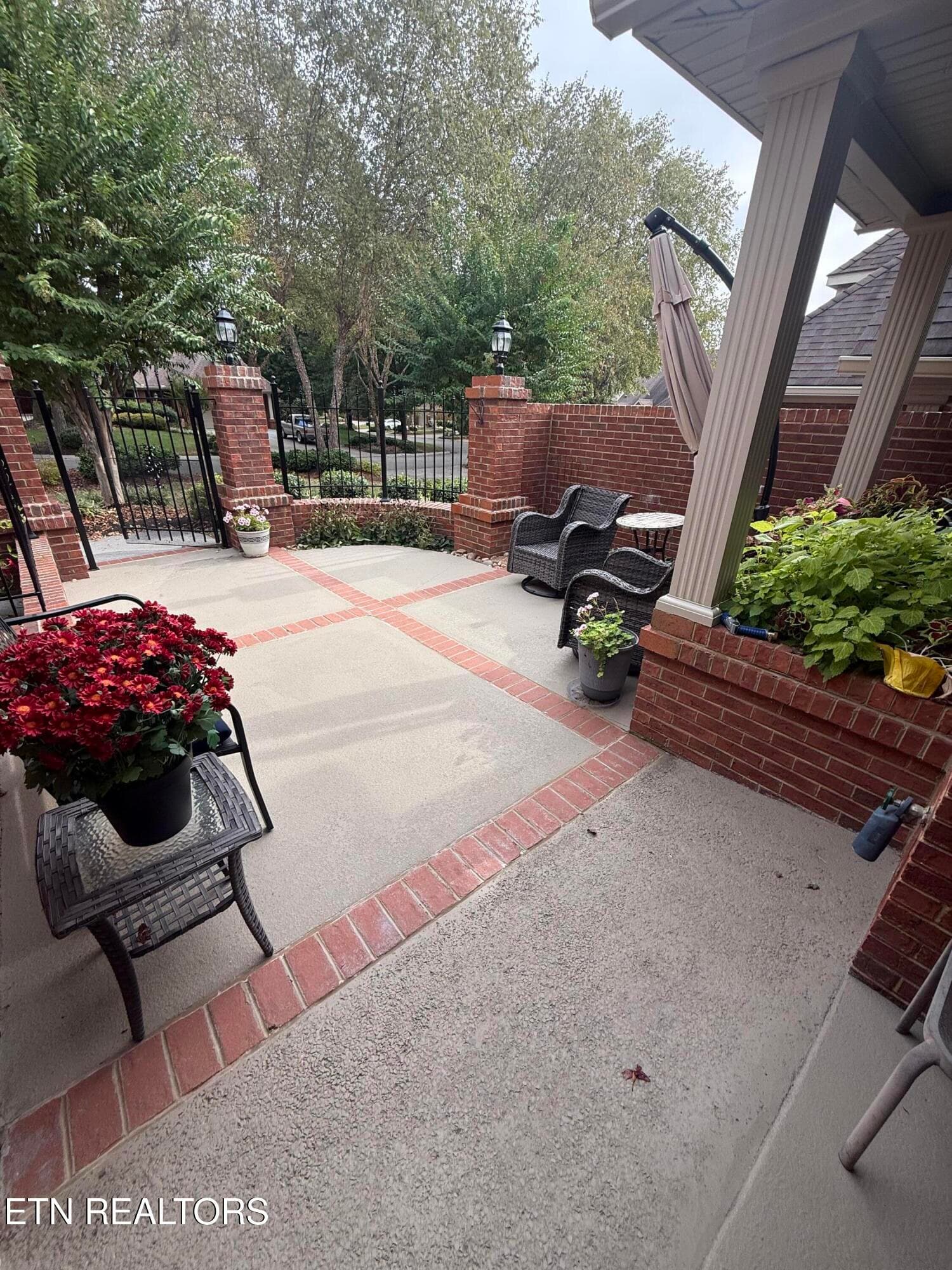 Courtyard - 1438 Cottage Glen Lane, Maryville, TN 37801, Maryville