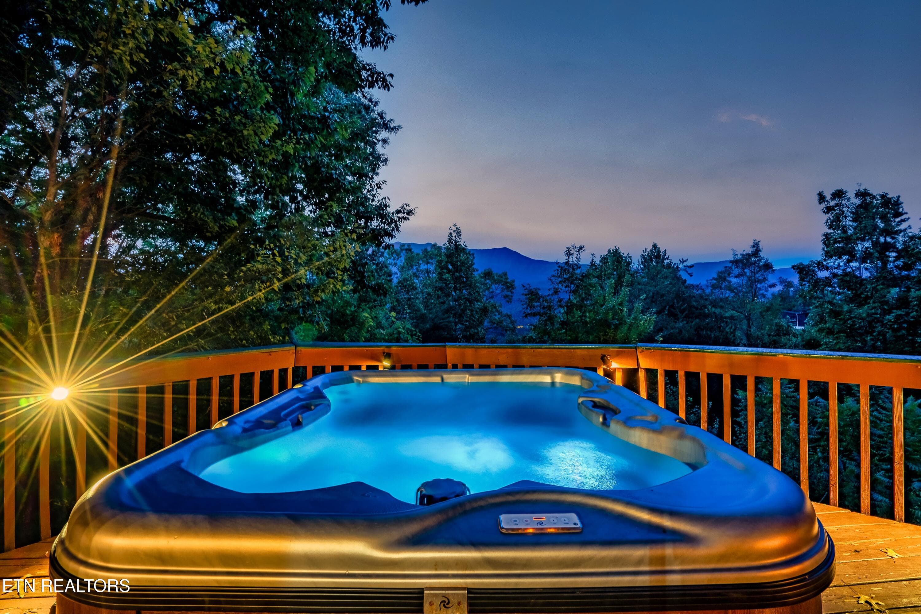 1008Fre-10 - 1008 E Foothills Drive, Gatlinburg, TN 37738, Gatlinburg