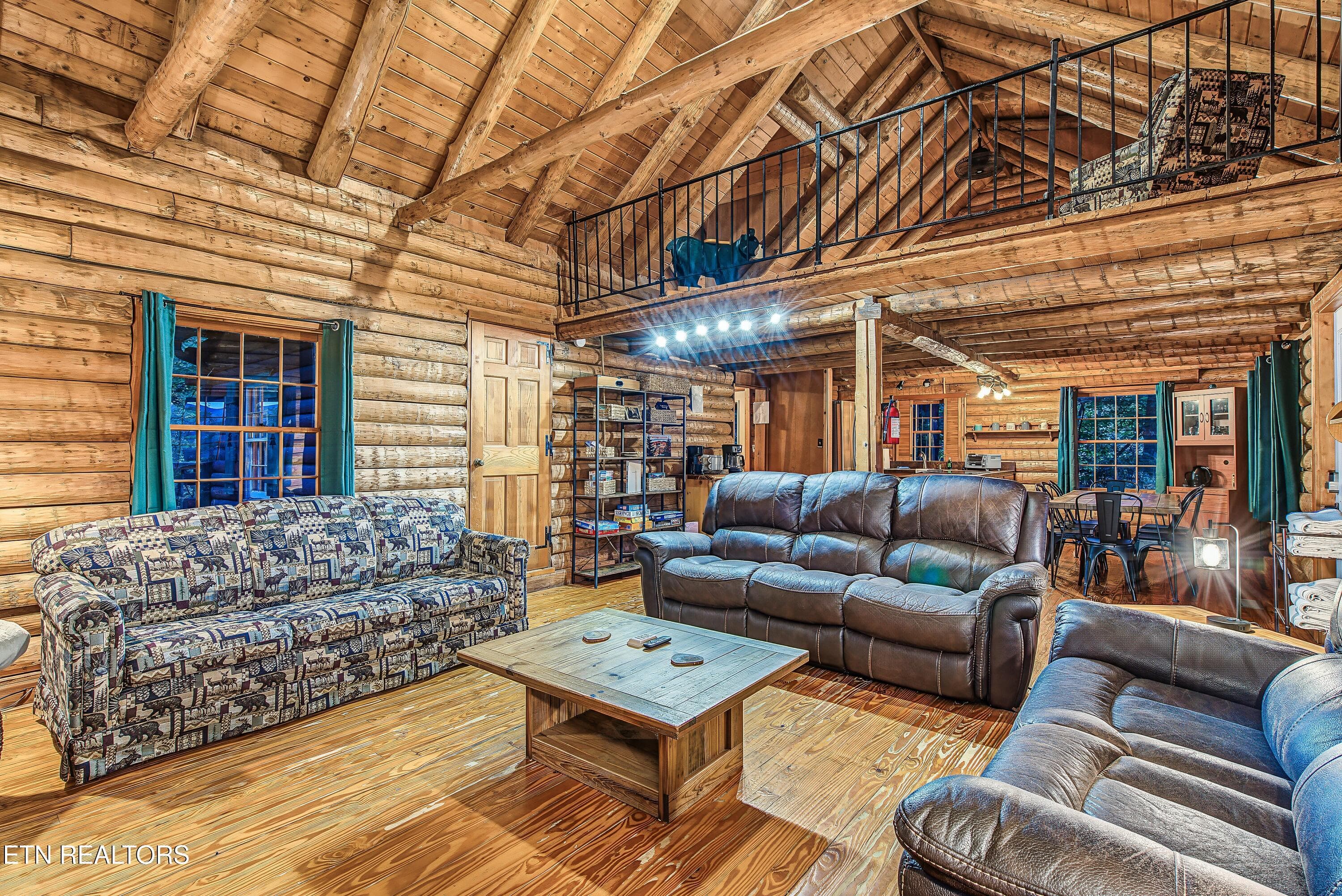 1008Fre-17 - 1008 E Foothills Drive, Gatlinburg, TN 37738, Gatlinburg