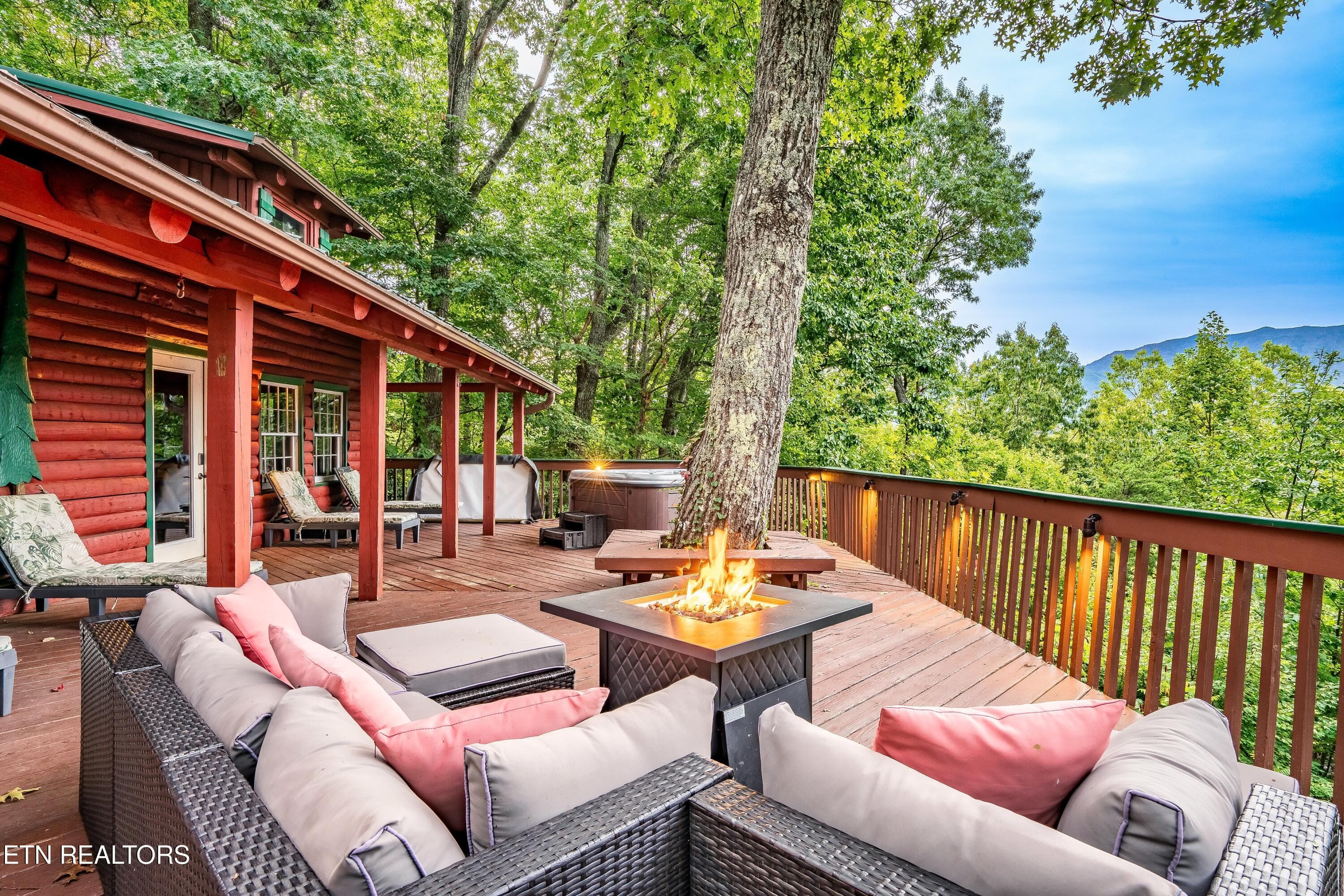 1008Fre-32 - 1008 E Foothills Drive, Gatlinburg, TN 37738, Gatlinburg