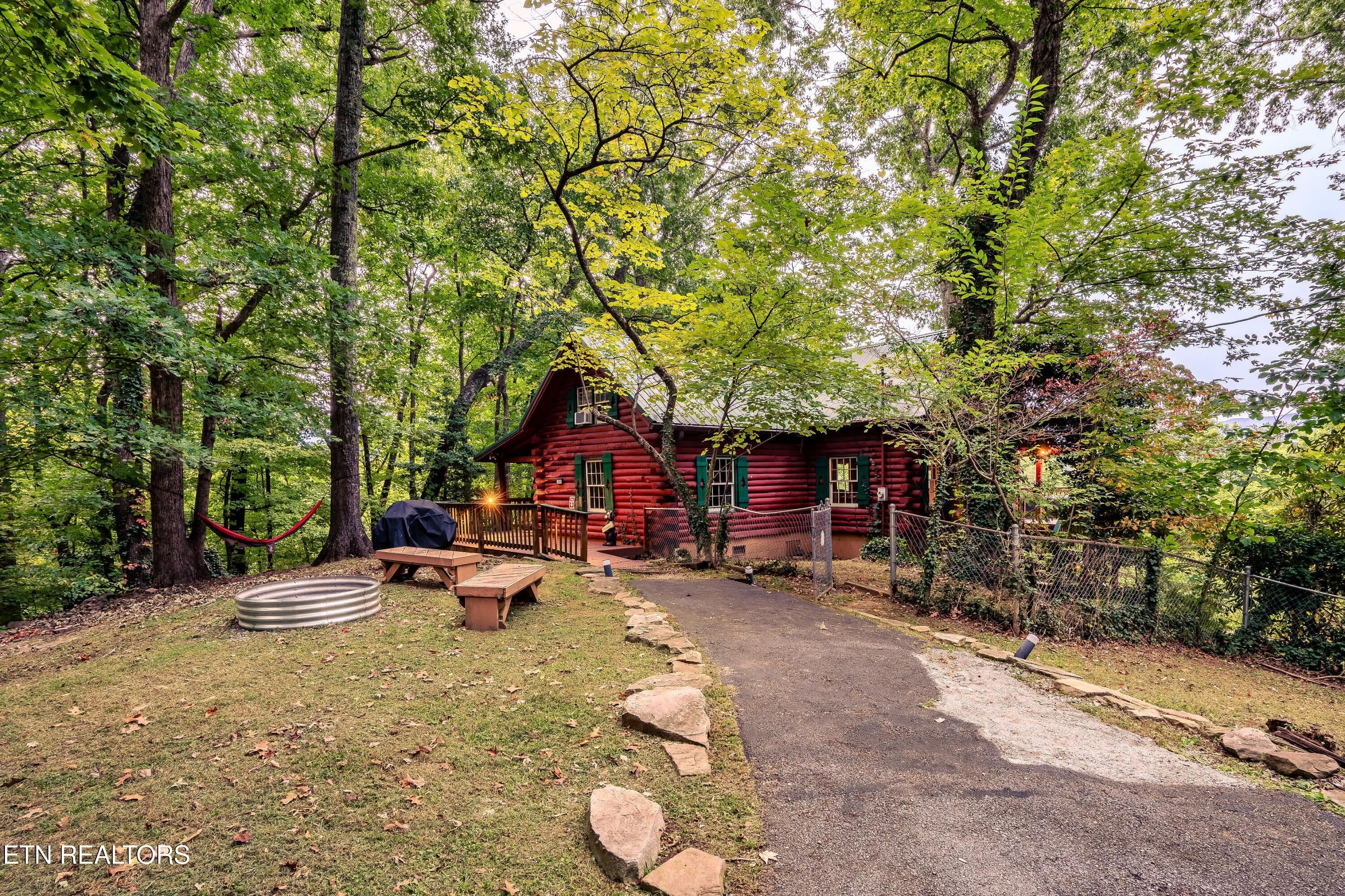1008Fre-34 - 1008 E Foothills Drive, Gatlinburg, TN 37738, Gatlinburg